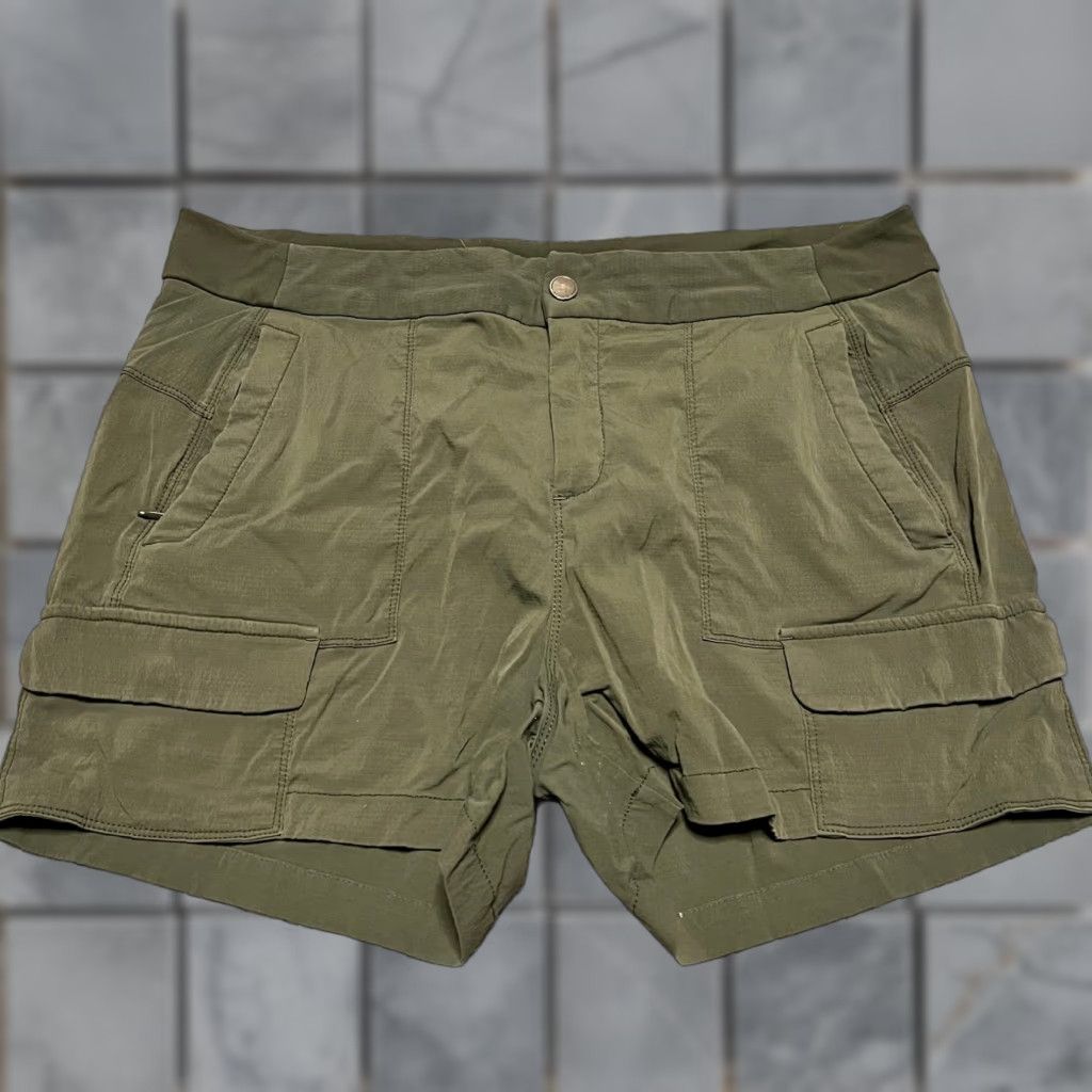 Athleta Athleta Shorts Womens 16 Trekkie Cargo Short Green 596369 Hiking Walking Casual Womens Regular Size 16 Green Athletic Cargo Short Size 38" / US 16 / IT 52 - 1 Thumbnail