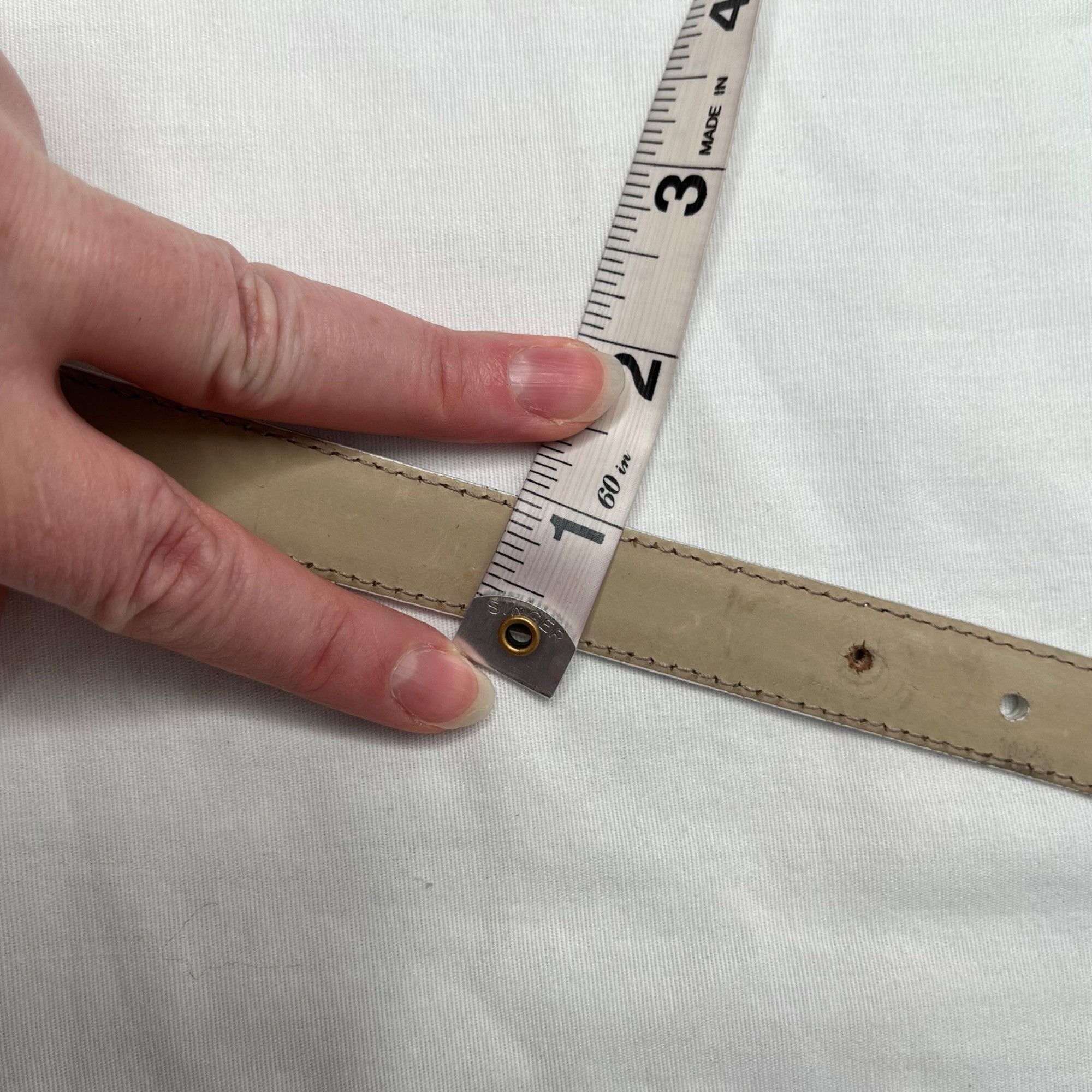 Salvatore Ferragamo Salvatore Ferragamo White Leather Belt Gold Hardware Size 70 Size ONE SIZE - 12 Thumbnail