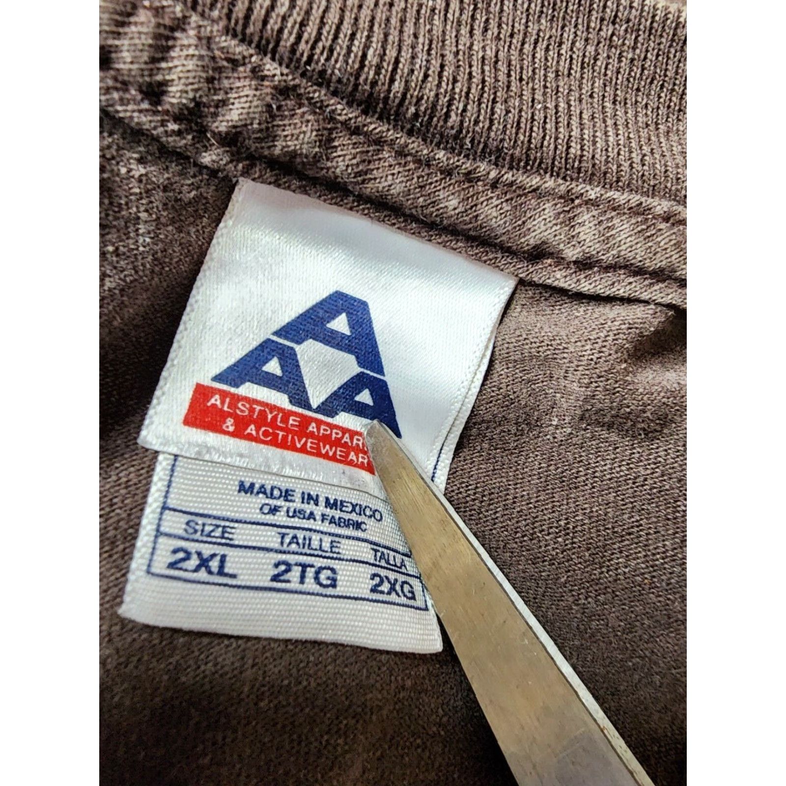 Vintage Vintage Y2K Mens 2XL T-Shirt Brown "Bigger Than Yours Squirrel Nuts" Graphic Distressed Size US XXL / EU 58 / 5 - 7 Thumbnail