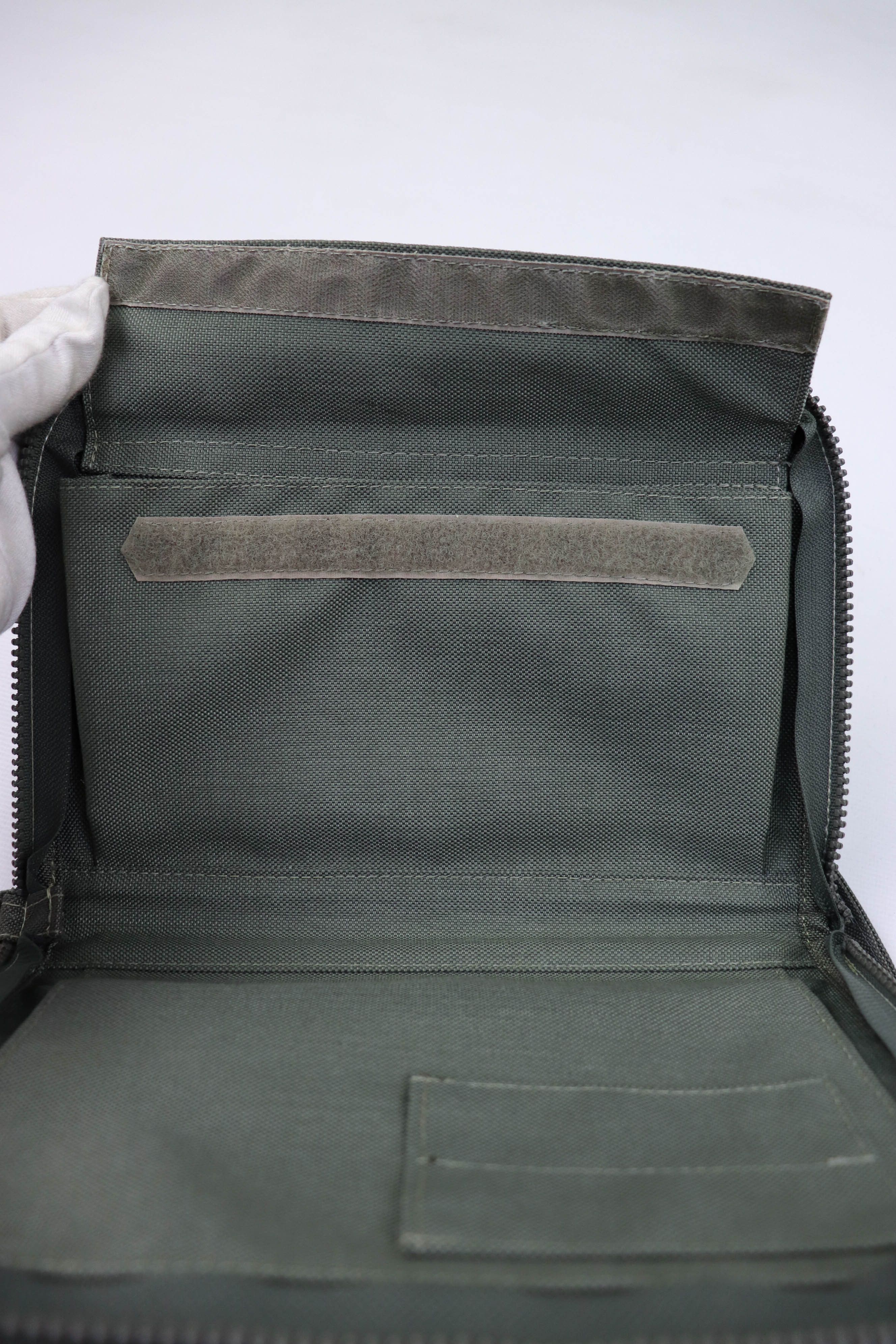 Mandarina Duck Vintage Mandarina Duck Patent Ribbed Plastic Crossbody Bag Size ONE SIZE - 10 Thumbnail
