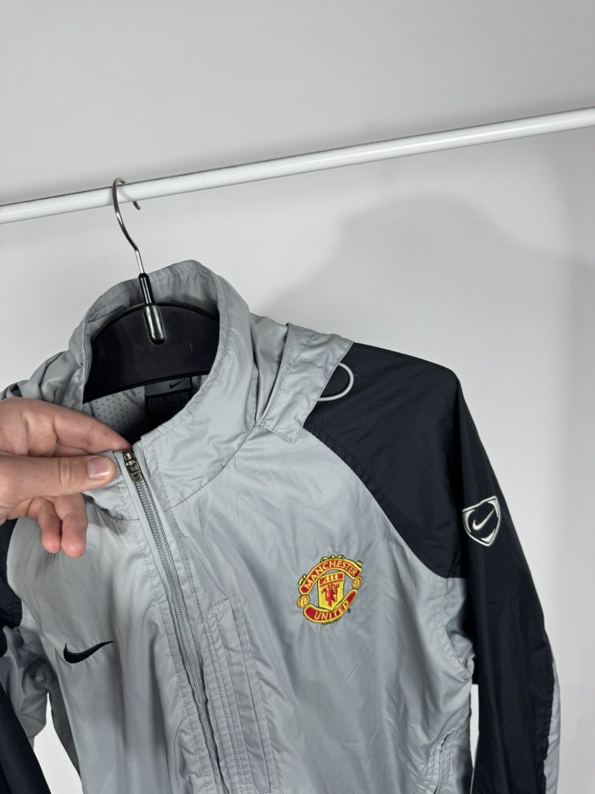 Nike Vintage Nike Manchester United Windbreaker Jacket Grey M Size US M / EU 48-50 / 2 - 6 Thumbnail