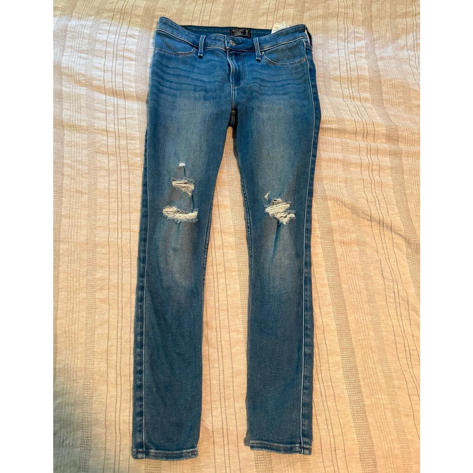 Abercrombie & Fitch Abercrombie and Fitch Mid Rise Jean Legging size 2 Size 26" / US 2 / IT 38 - 1 Thumbnail