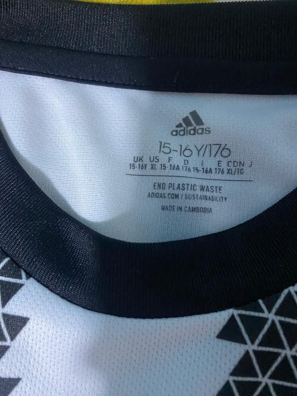 Adidas Adidas Size US XS / EU 42 / 0 - 4 Thumbnail