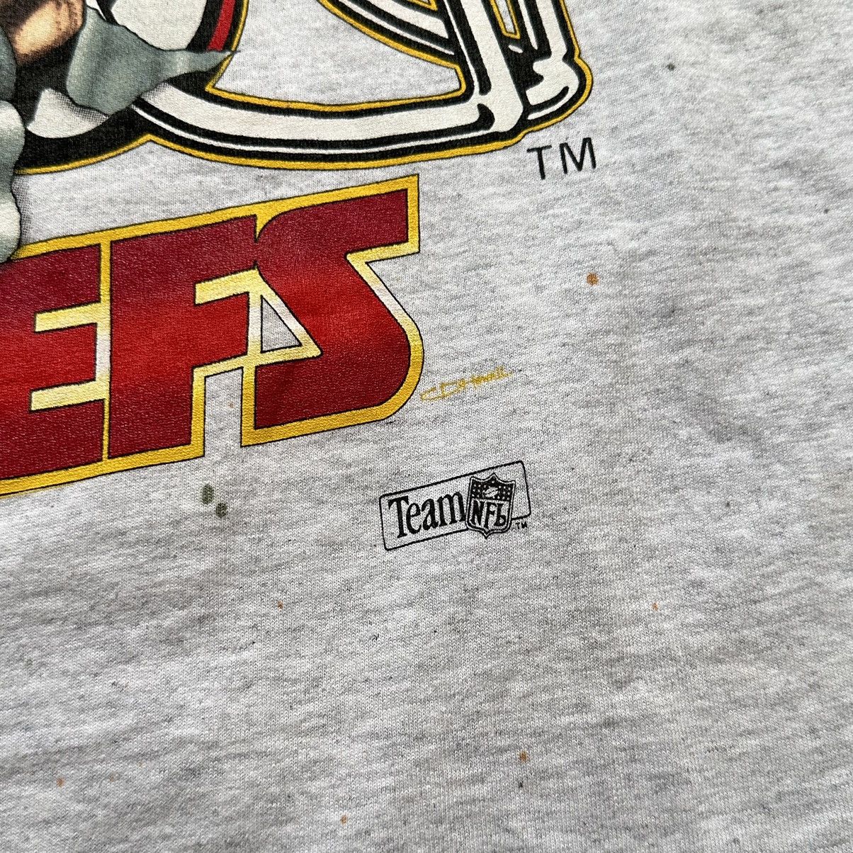 NFL Vintage 90s Kansas City Chiefs NFL Faded Painted T Shirt Size US XL / EU 56 / 4 - 5 Thumbnail