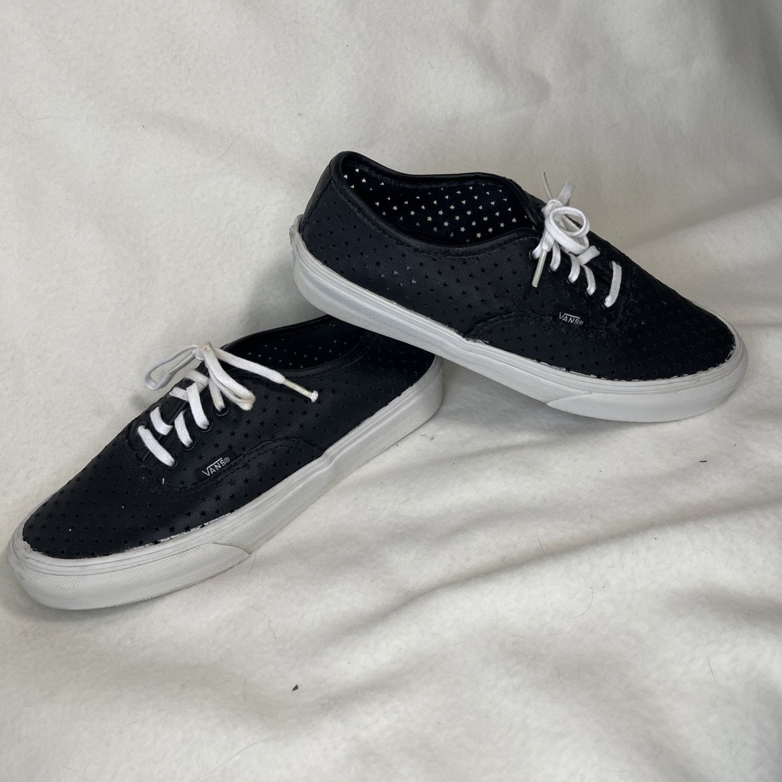 Vans Vans Authentic Perforate Leather Skate Shoes Women’sSz 7.5 Size US 6 / IT 36 - 3 Thumbnail