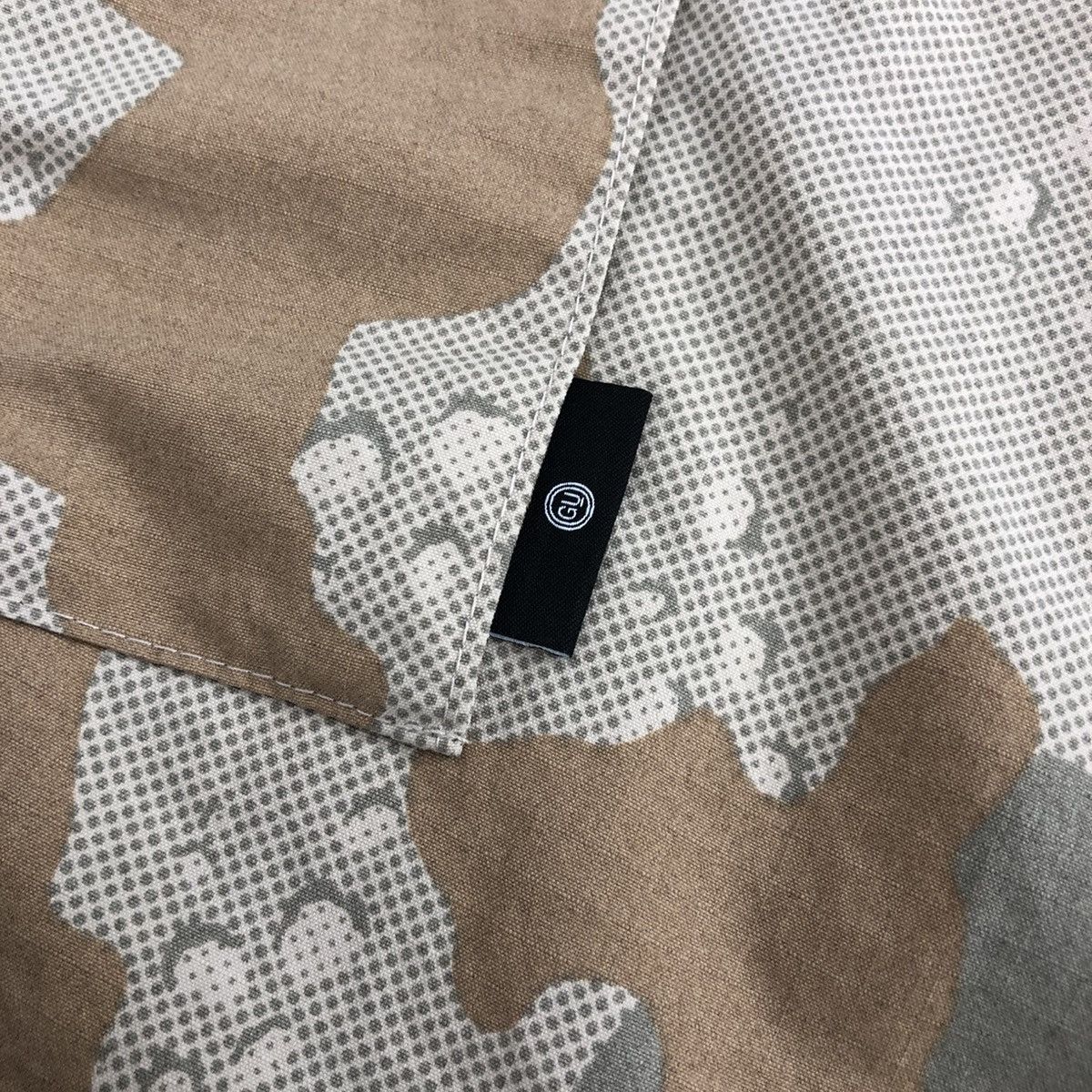 GU × Jun Takahashi × Undercover Undercover X Gu UFO Space Camo Baggy Cargo Pants Size US 32 / EU 48 - 8 Thumbnail
