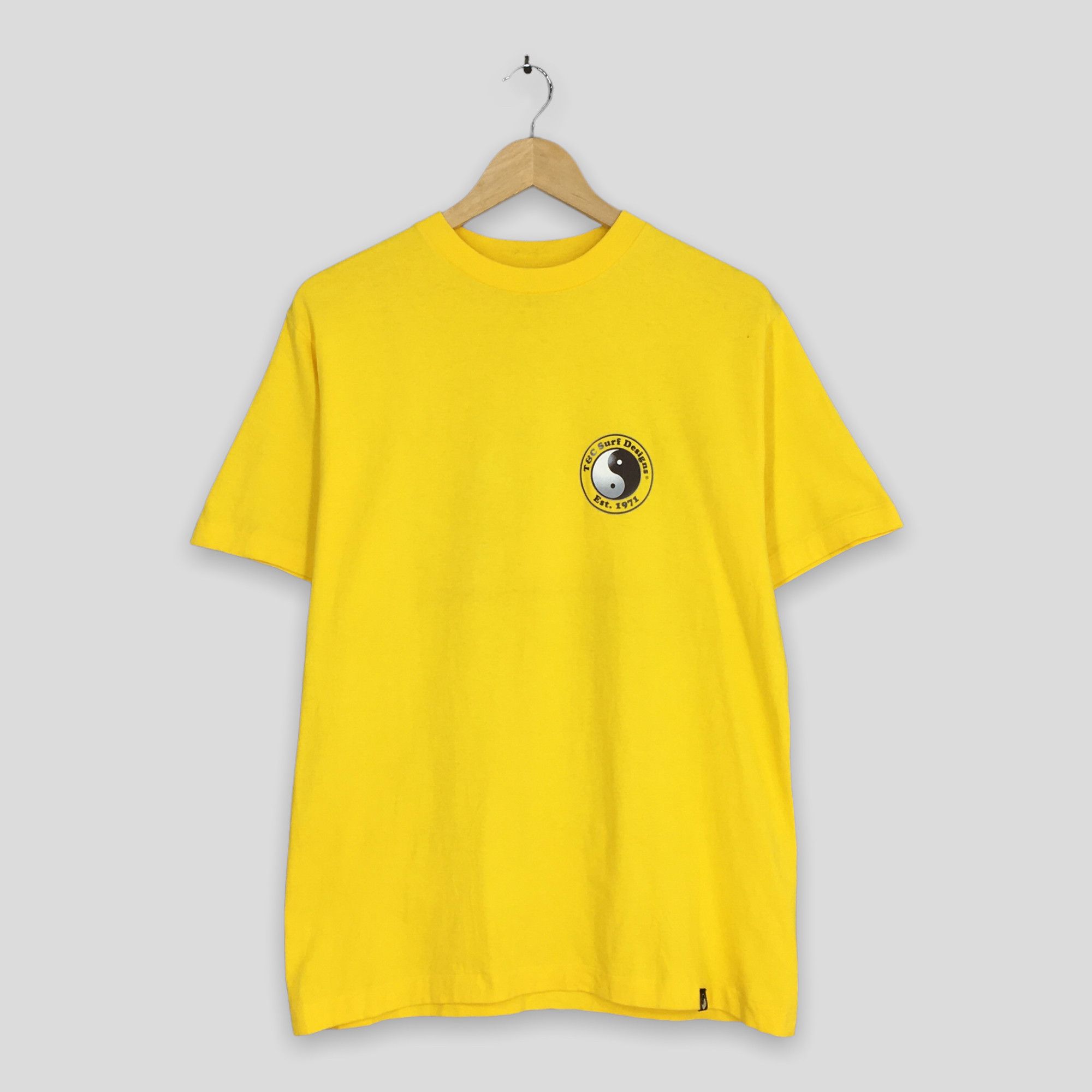 Vintage 90's T&C Surf Designs Yin Yang Surfing Yellow T shirt Medium Size US M / EU 48-50 / 2 - 3 Thumbnail