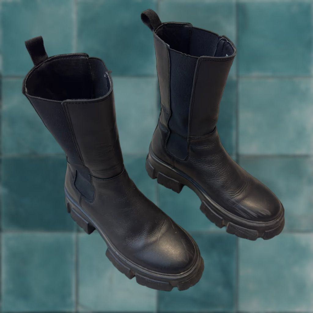 AQUA Aqua Chelsea Boots 6 Black Leather Mid Calf Chunky Platform Lug Sole Womens Shoes Size US 6 / IT 36 - 1 Thumbnail
