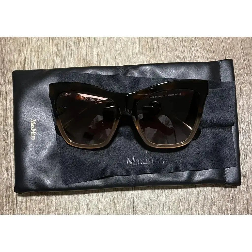 Max Mara Sunglasses, Max Mara Size ONE SIZE - 1 Thumbnail