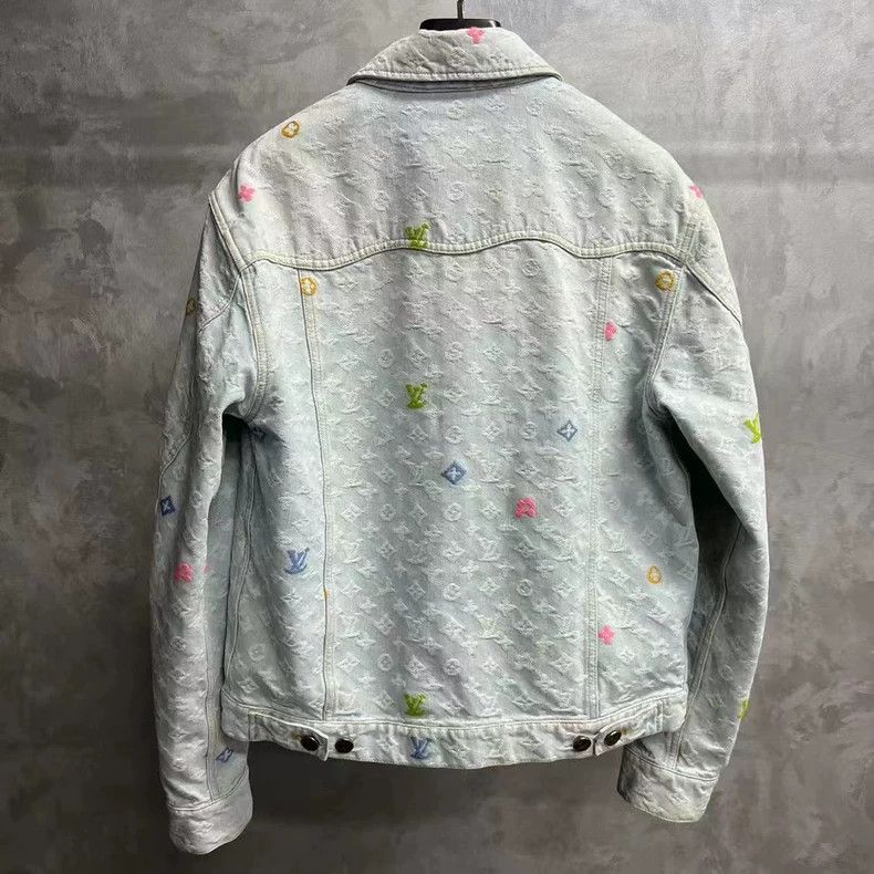 Louis Vuitton Louis Vuitton 24 latest Tyler light blue logo monogram embr Size US S / EU 44-46 / 1 - 5 Thumbnail