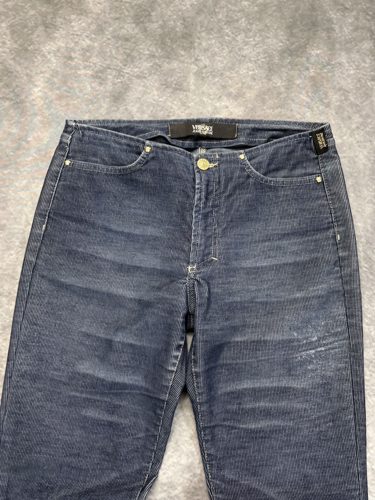 Versace × Versace Jeans Couture × Vintage Vintage Versace Jeans Couture Corduroy Trousers 1990s 2000s Size 28" / US 6 / IT 42 - 2 Thumbnail