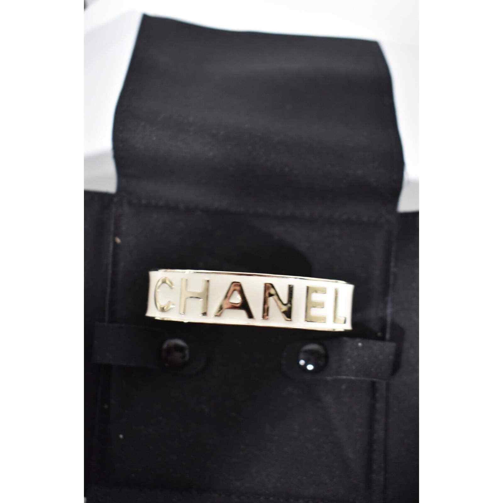 Chanel Chanel 22S Gold White Enamel Metal Arm Cuff Bracelet Small Size ONE SIZE - 6 Thumbnail