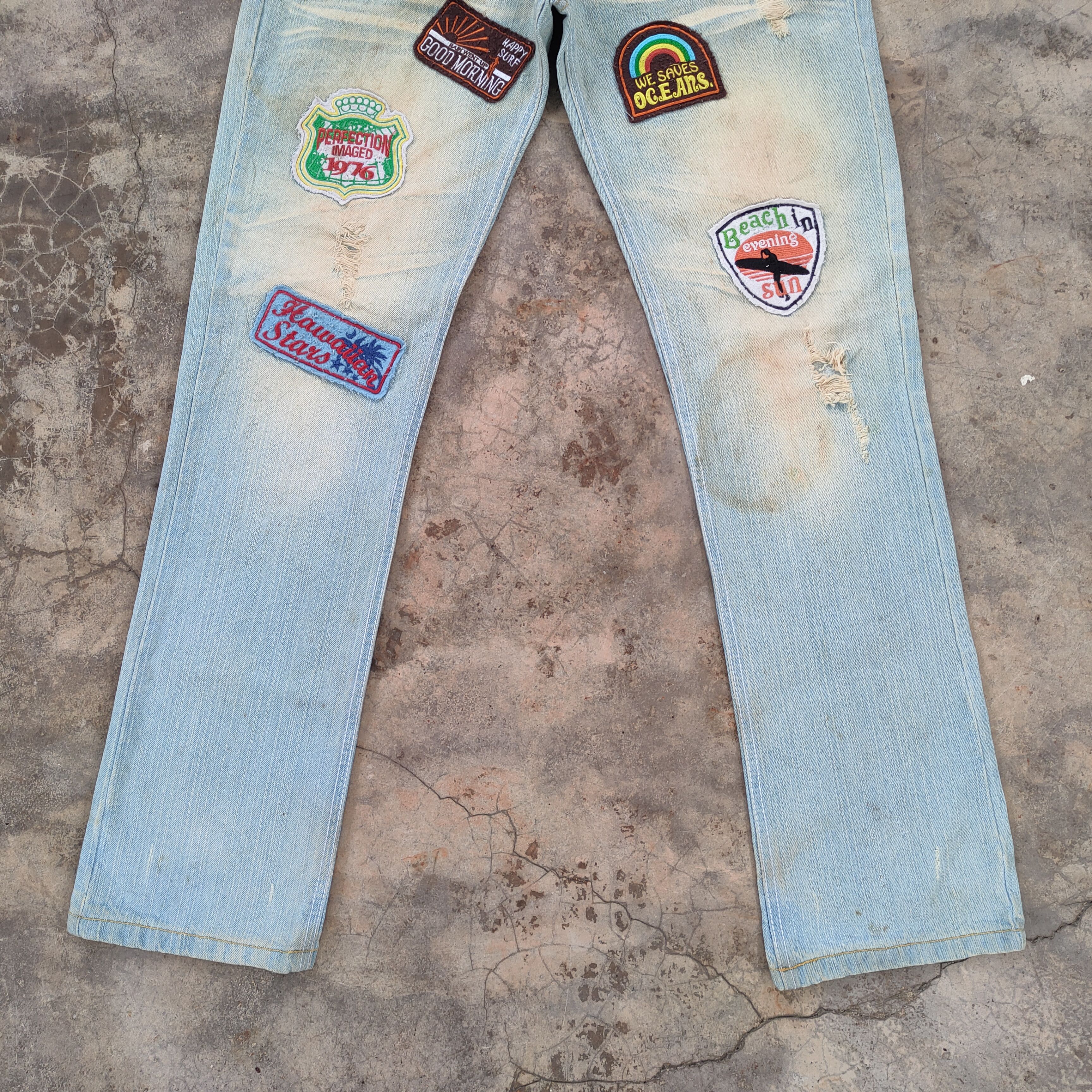 Japanese Brand VINTAGE CLONE DEVGRU PATCH RIPPED FADED JEANS PANTS Size US 33 - 4 Thumbnail