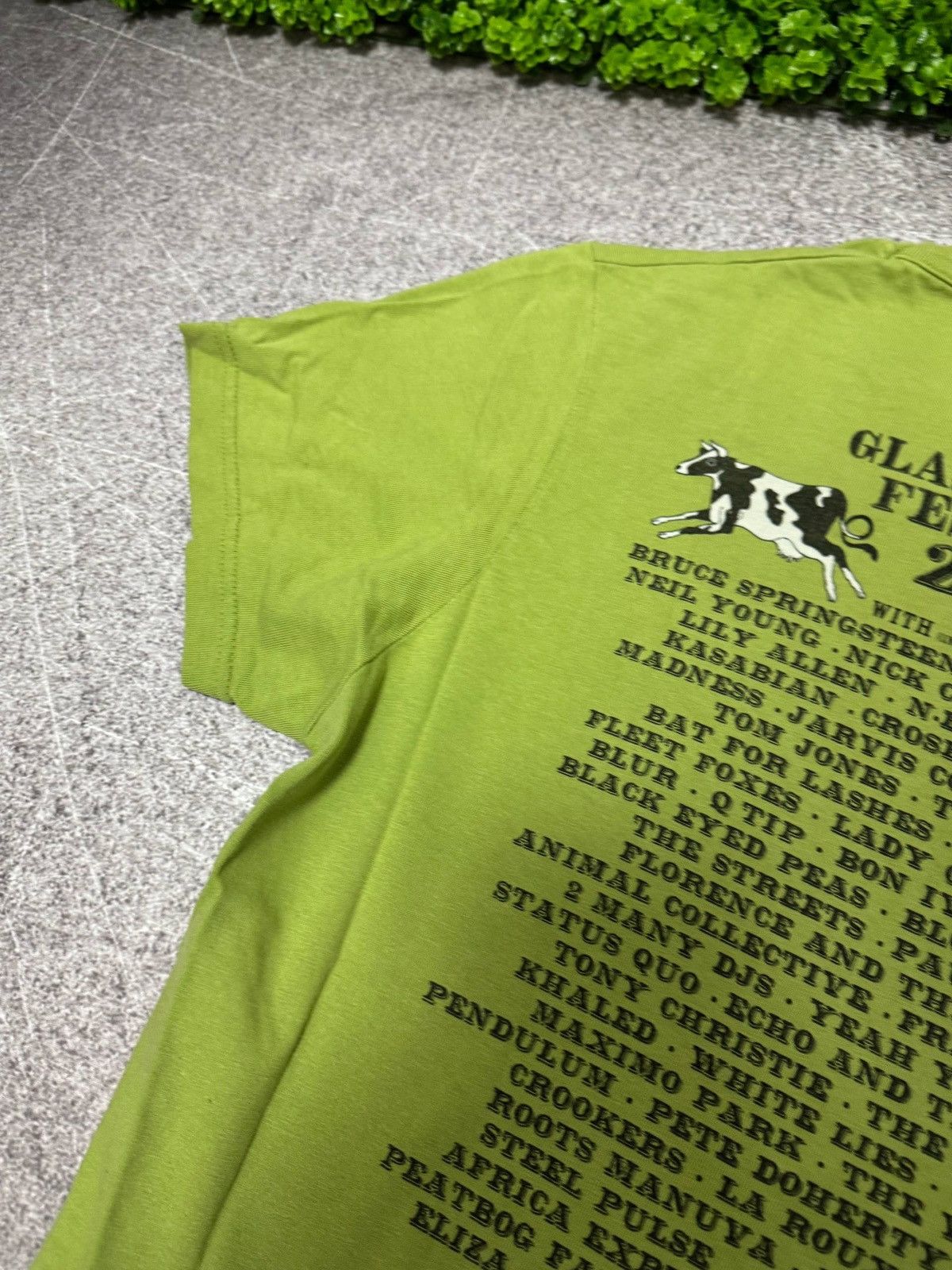 Band Tees Vintage 2009 Glastonbury Festival Shirt Rock Music Band y2k Size US M / EU 48-50 / 2 - 16 Thumbnail