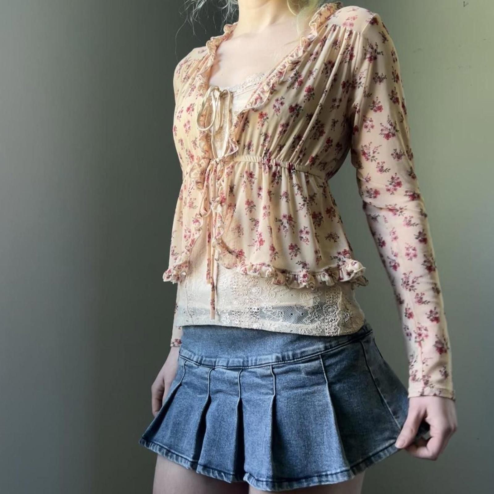 Other Floral blouse with tie front and ruffles Size S / US 4 / IT 40 - 5 Thumbnail