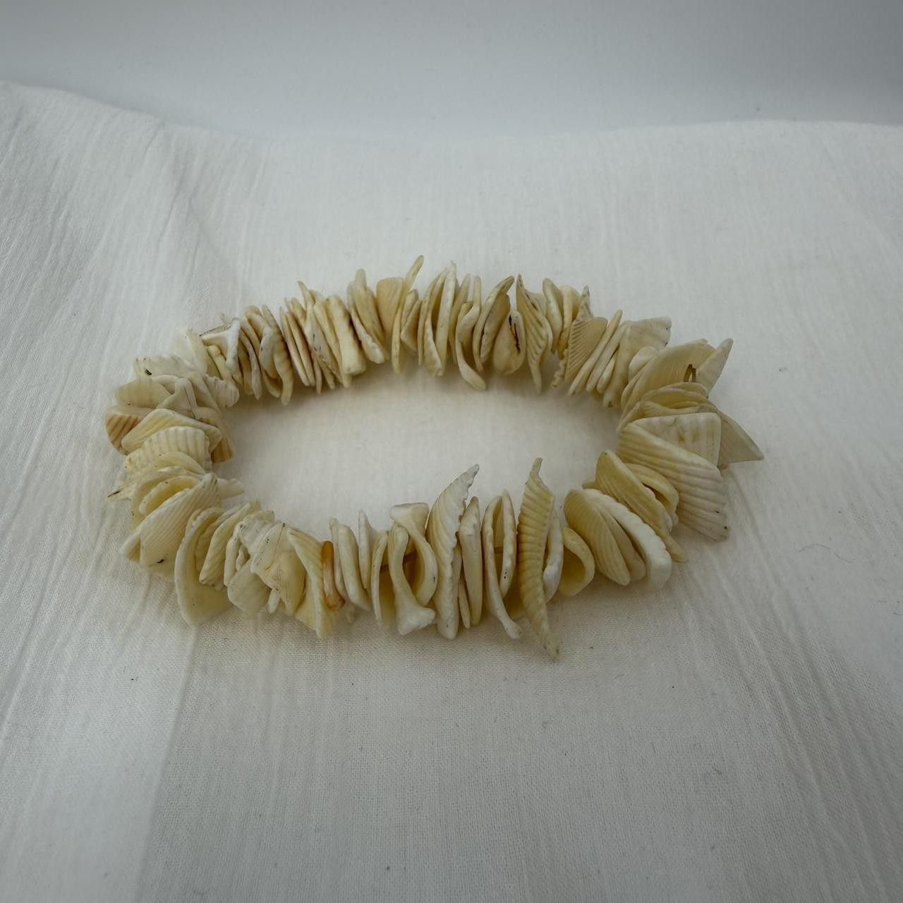 The Unbranded Brand VINTAGE Sea Shell Chocker Bracelet Hand Made Shell bracelet Size ONE SIZE - 2 Thumbnail