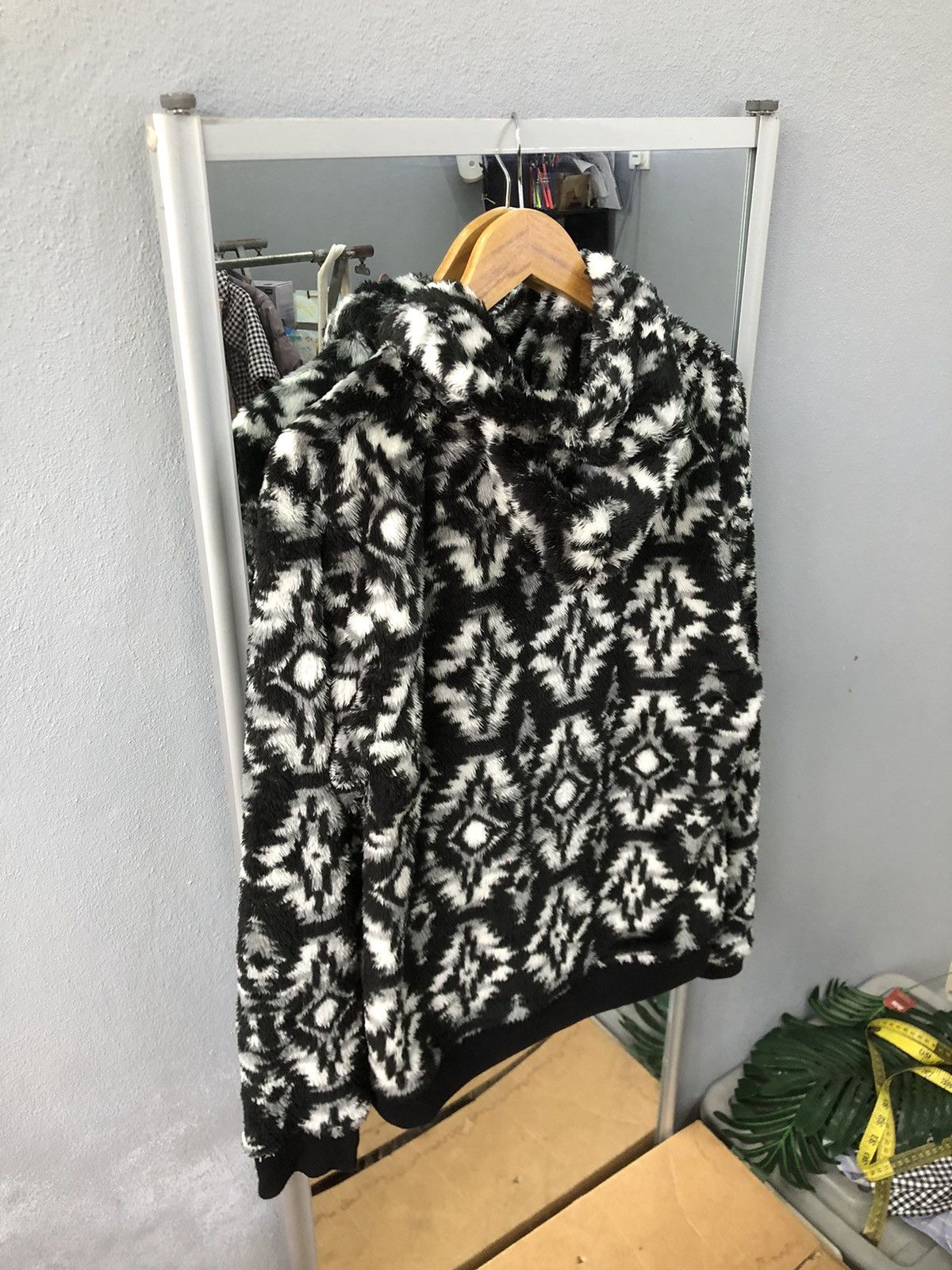 Japanese Brand Rill Fox Japan Fuzzy Tribal Fleece Hoodie Size US M / EU 48-50 / 2 - 11 Thumbnail