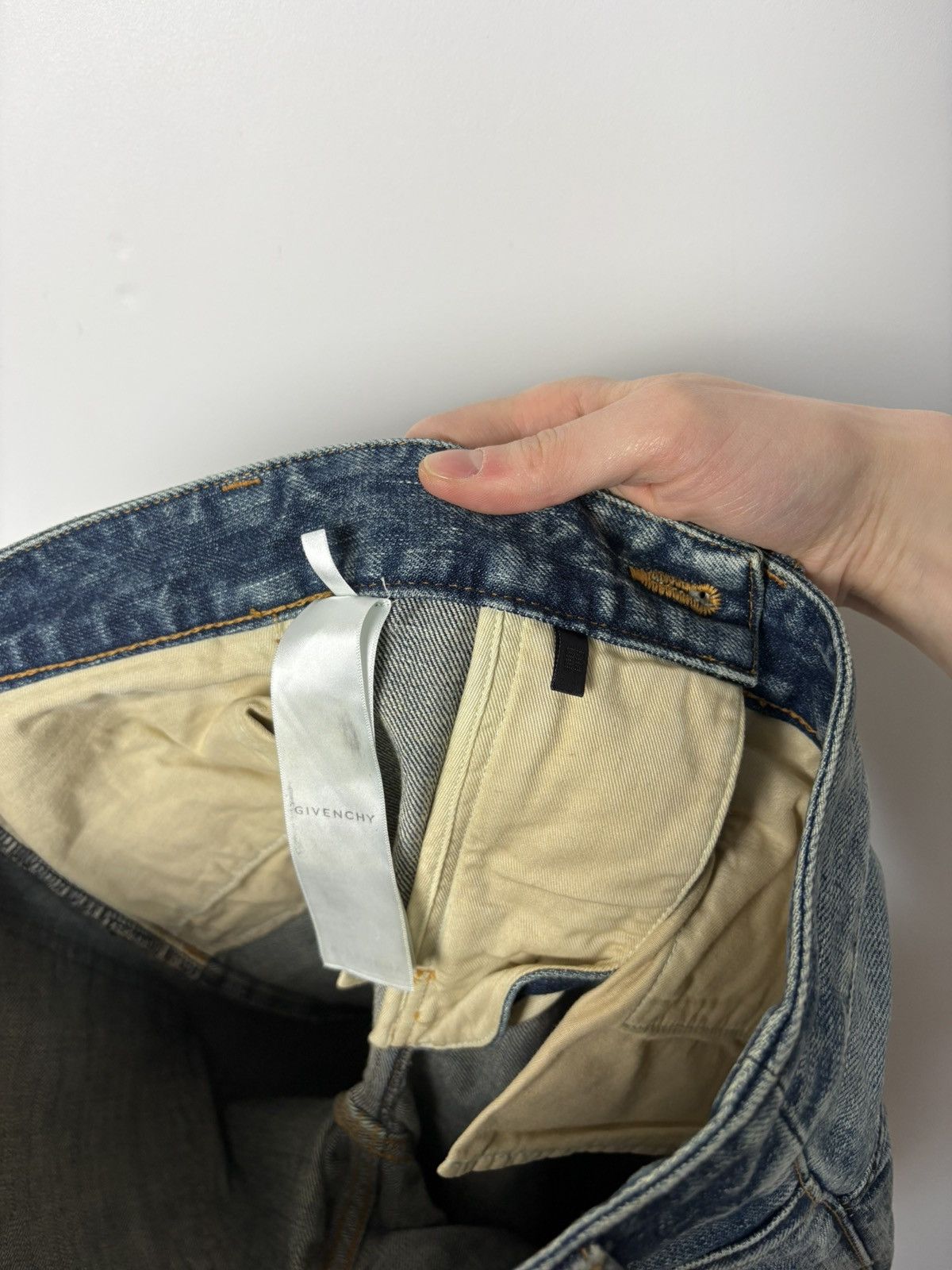 Givenchy Givenchy Light Wash Slim Fit Denim Jeans Luxury Designer Size US 30 / EU 46 - 17 Thumbnail