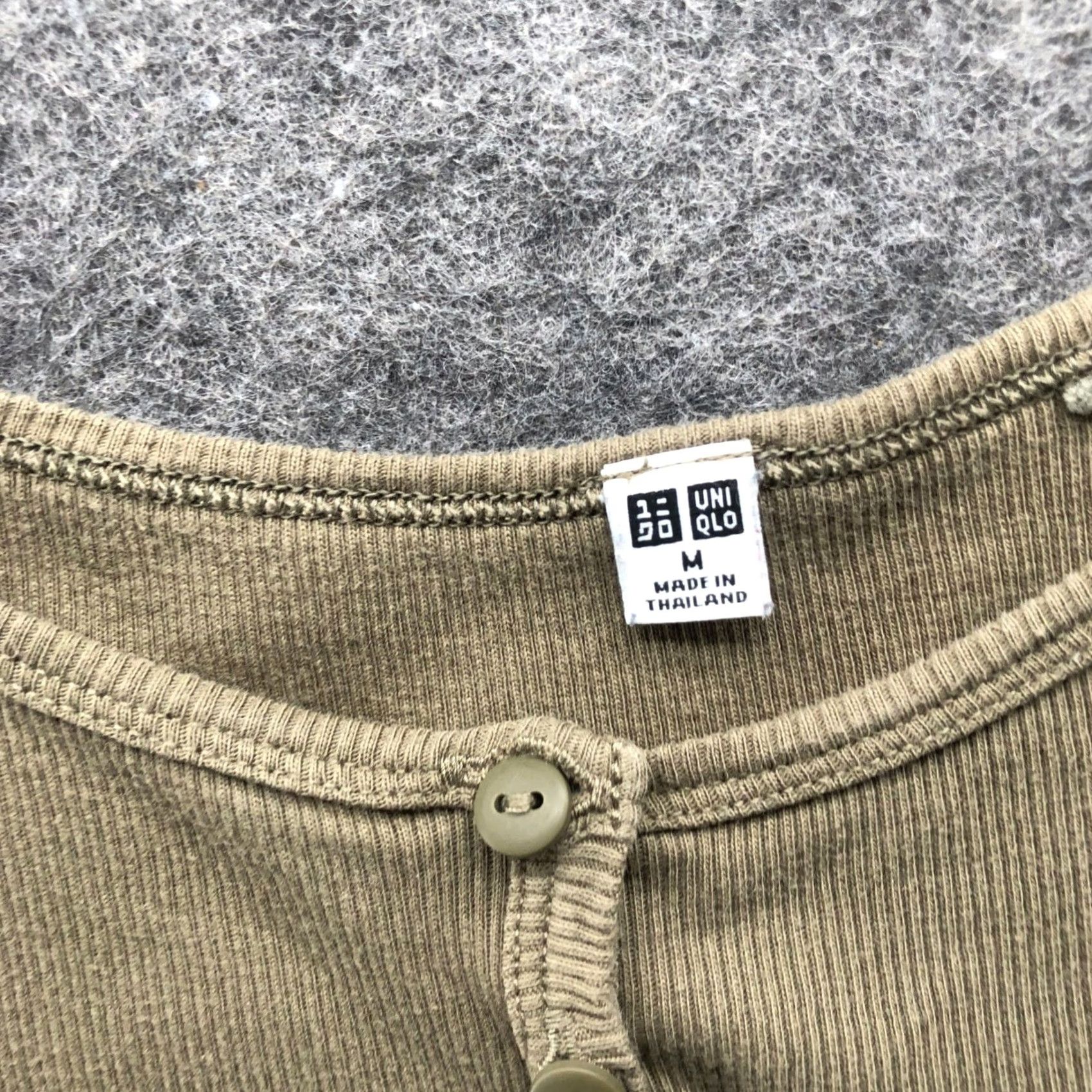Uniqlo Uniqlo Ribbed Henley Cropped Tank Top Womens M Olive Green Scoop Neck Size M / US 6-8 / IT 42-44 - 3 Thumbnail
