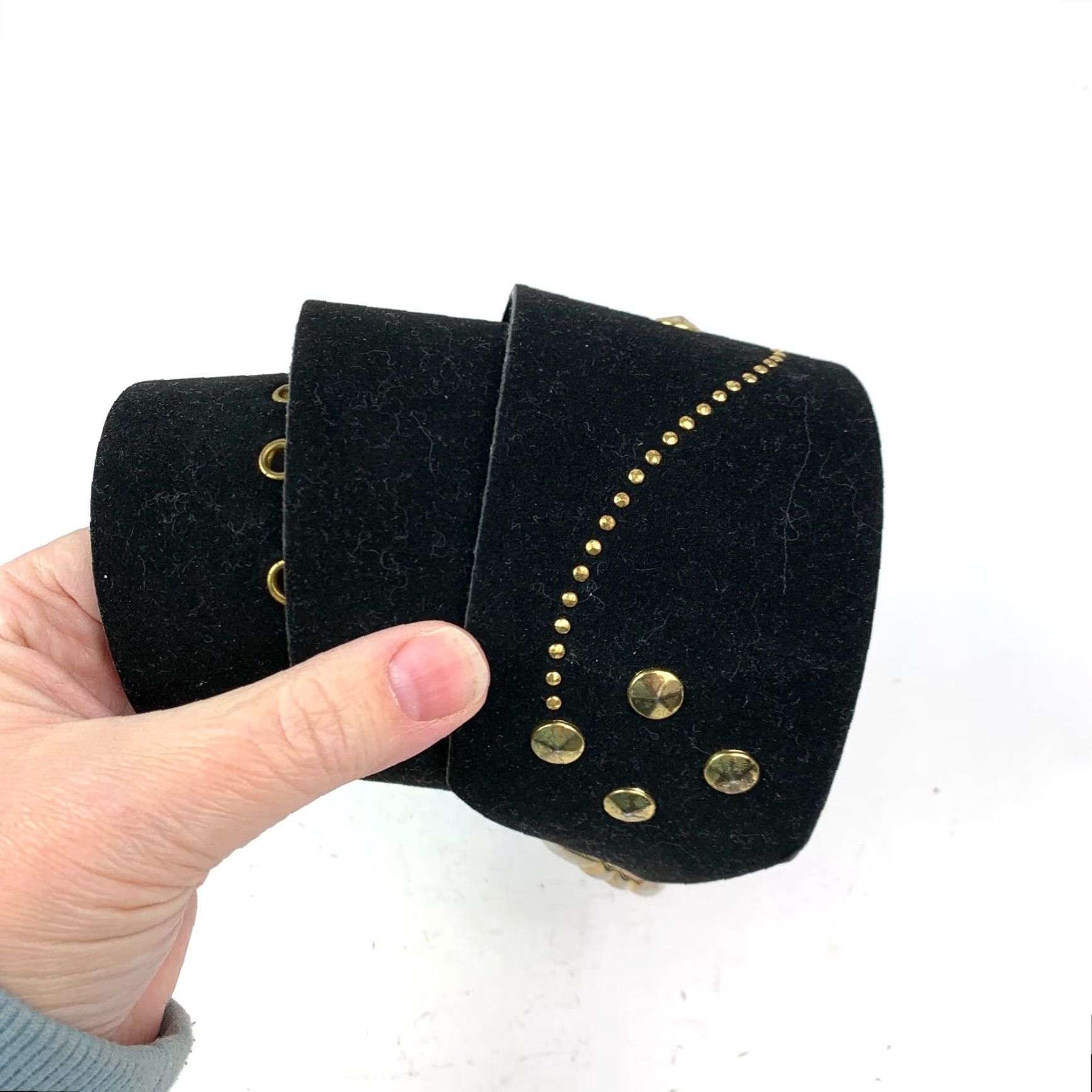 Vintage VINTAGE 80s Black Suede Gold Tone Bling Studded Fashion Belt 32 x 2.5 Size 32 - 2 Thumbnail