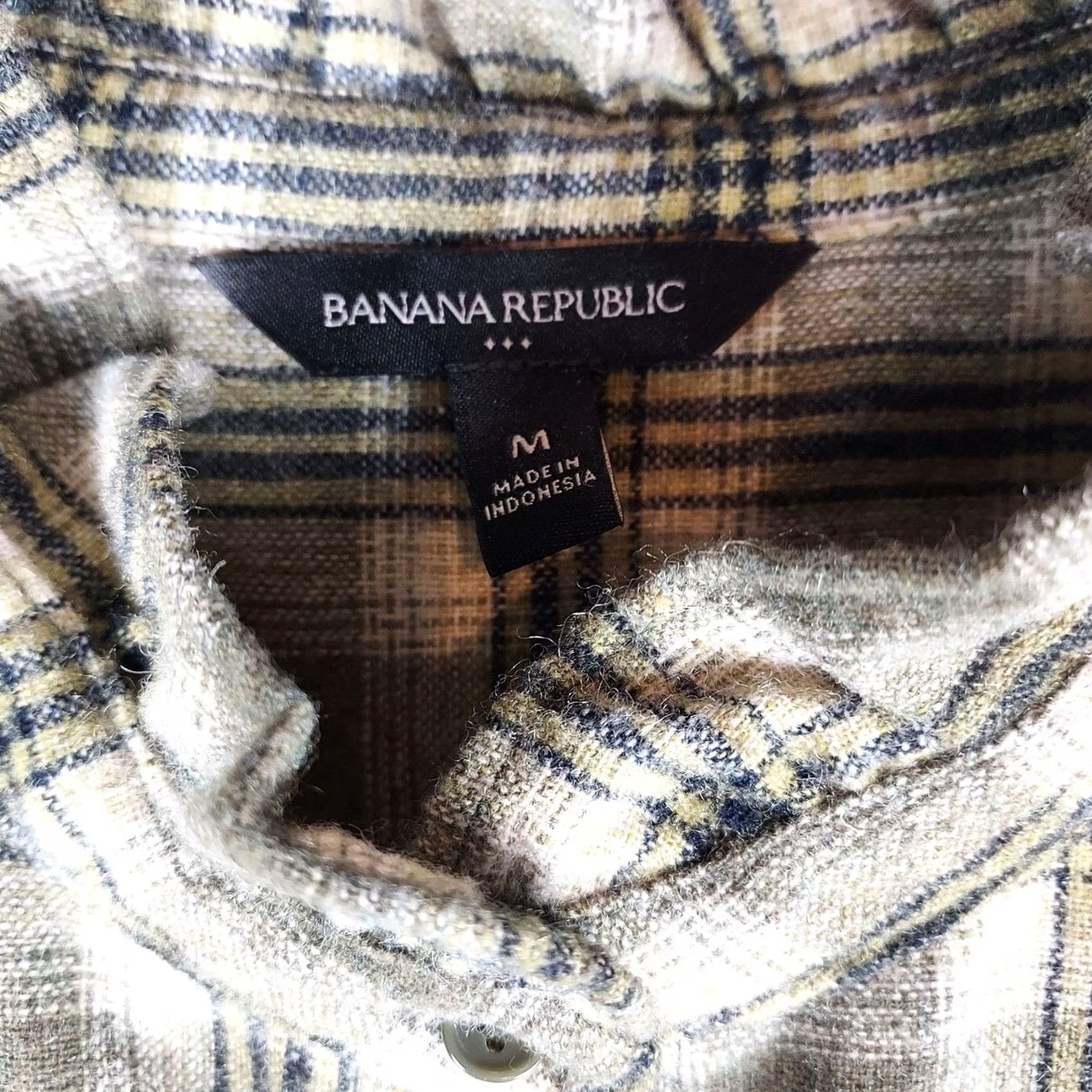 Banana Republic Banana Republic Women’s Olive Plaid Wool-Blend Shirt M Long Sleeve Button-Up Shirt Size M / US 6-8 / IT 42-44 - 2 Thumbnail