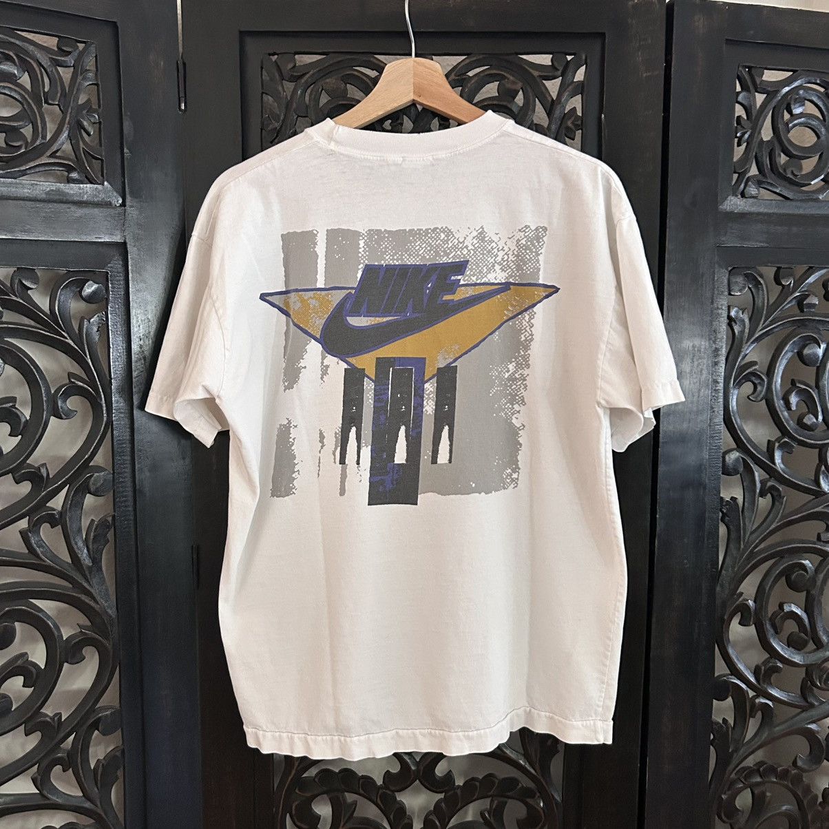 Nike VTG 90s Nike Tee Size US L / EU 52-54 / 3 - 1 Thumbnail