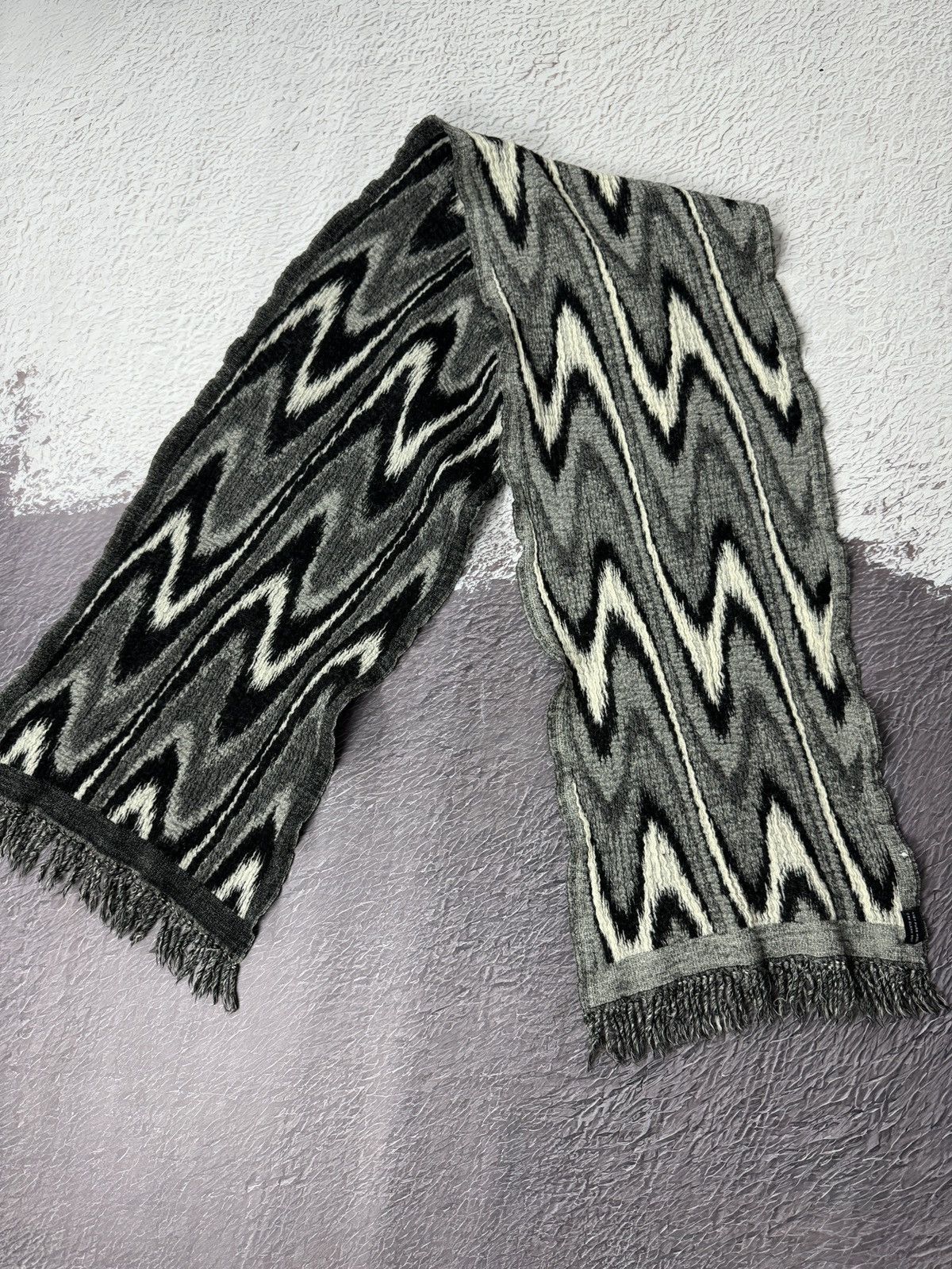 Vintage Vintage Pure Wool avant garde grey pattern scarf Size ONE SIZE - 6 Thumbnail