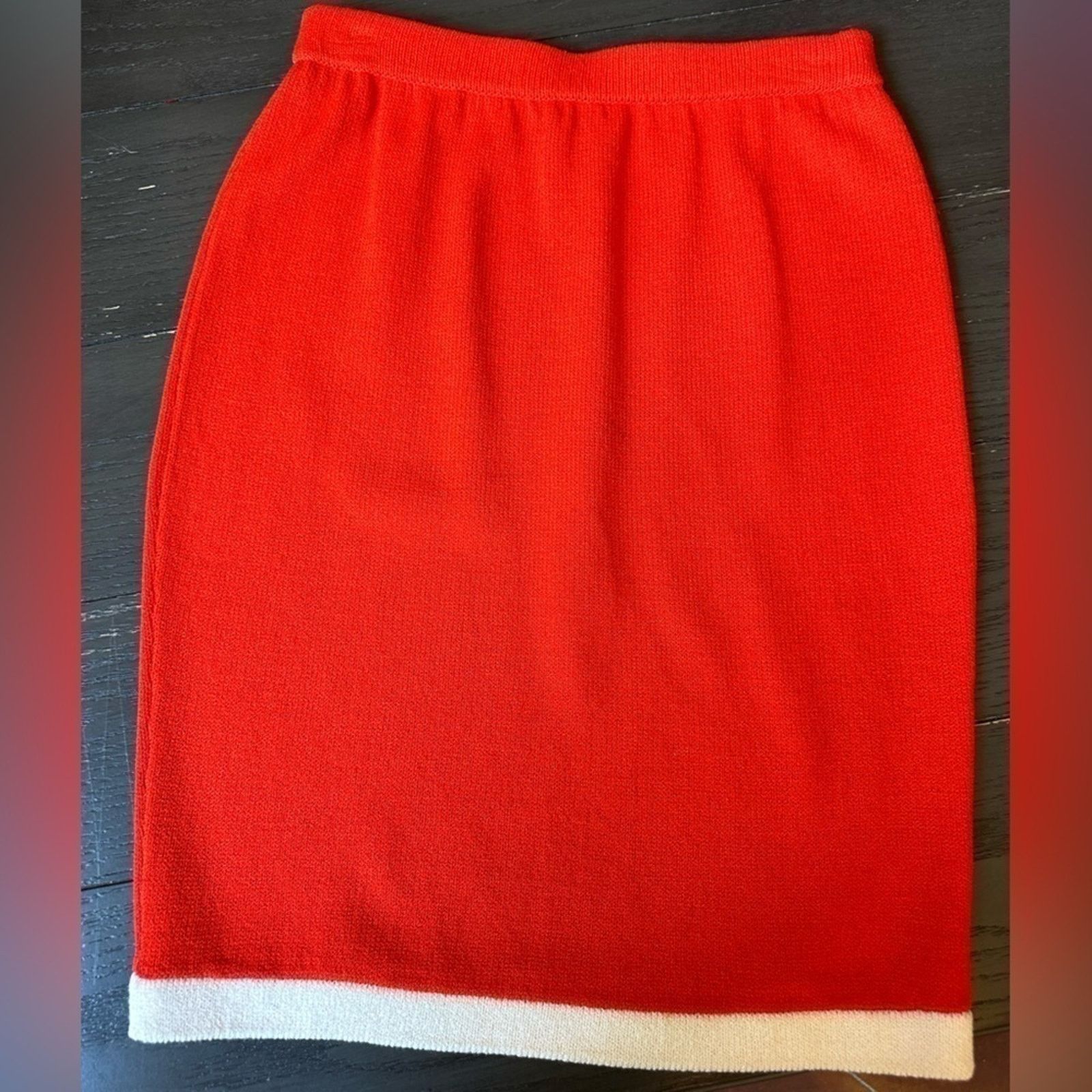 St. John St. John Collection Red Knit Skirt Size 26" / US 2 / IT 38 - 1 Thumbnail