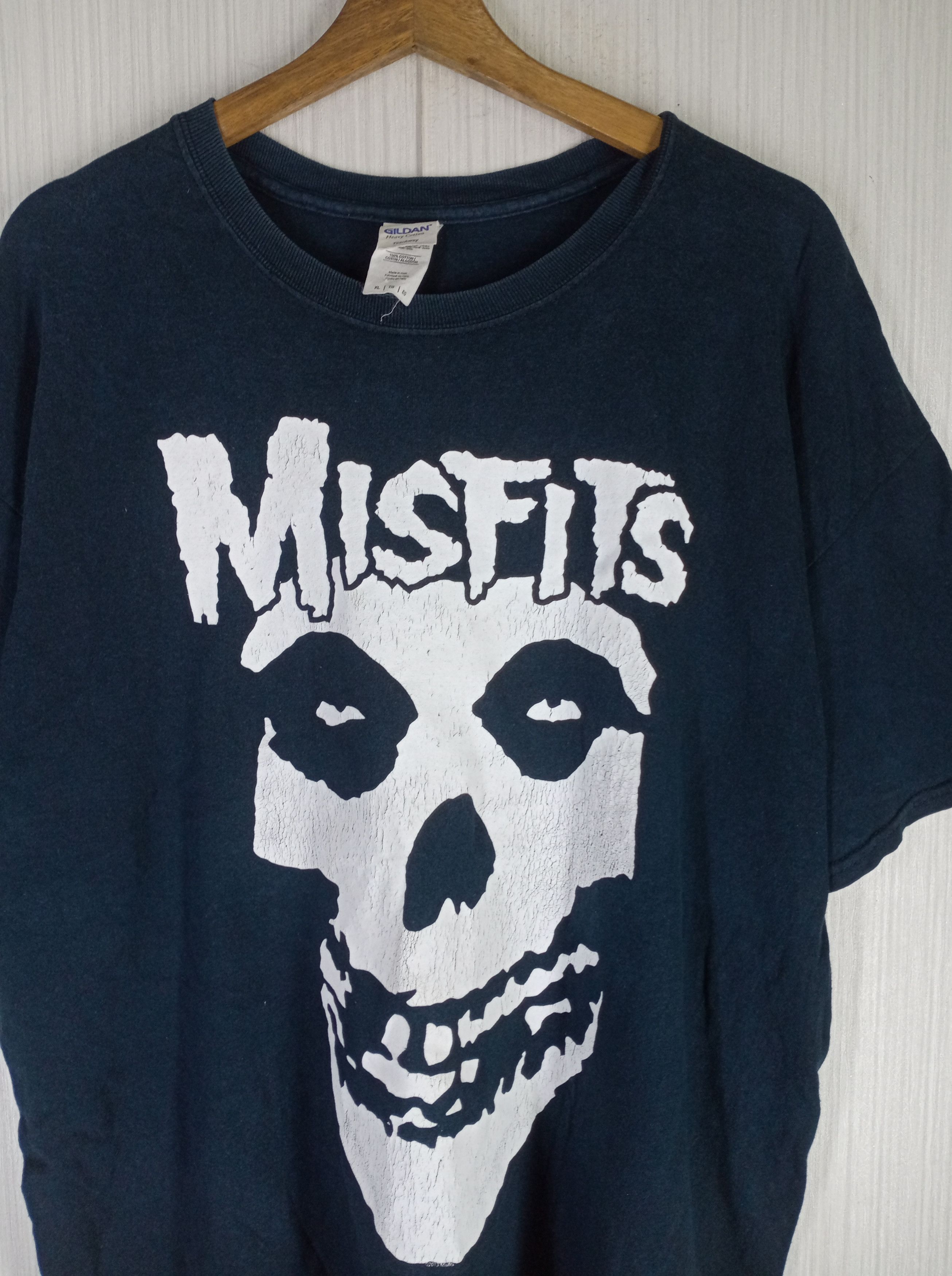 Misfits × Vintage Rare Vintage Misfits Big Skull Metal Band Rock Tshirt Size US XL / EU 56 / 4 - 2 Thumbnail