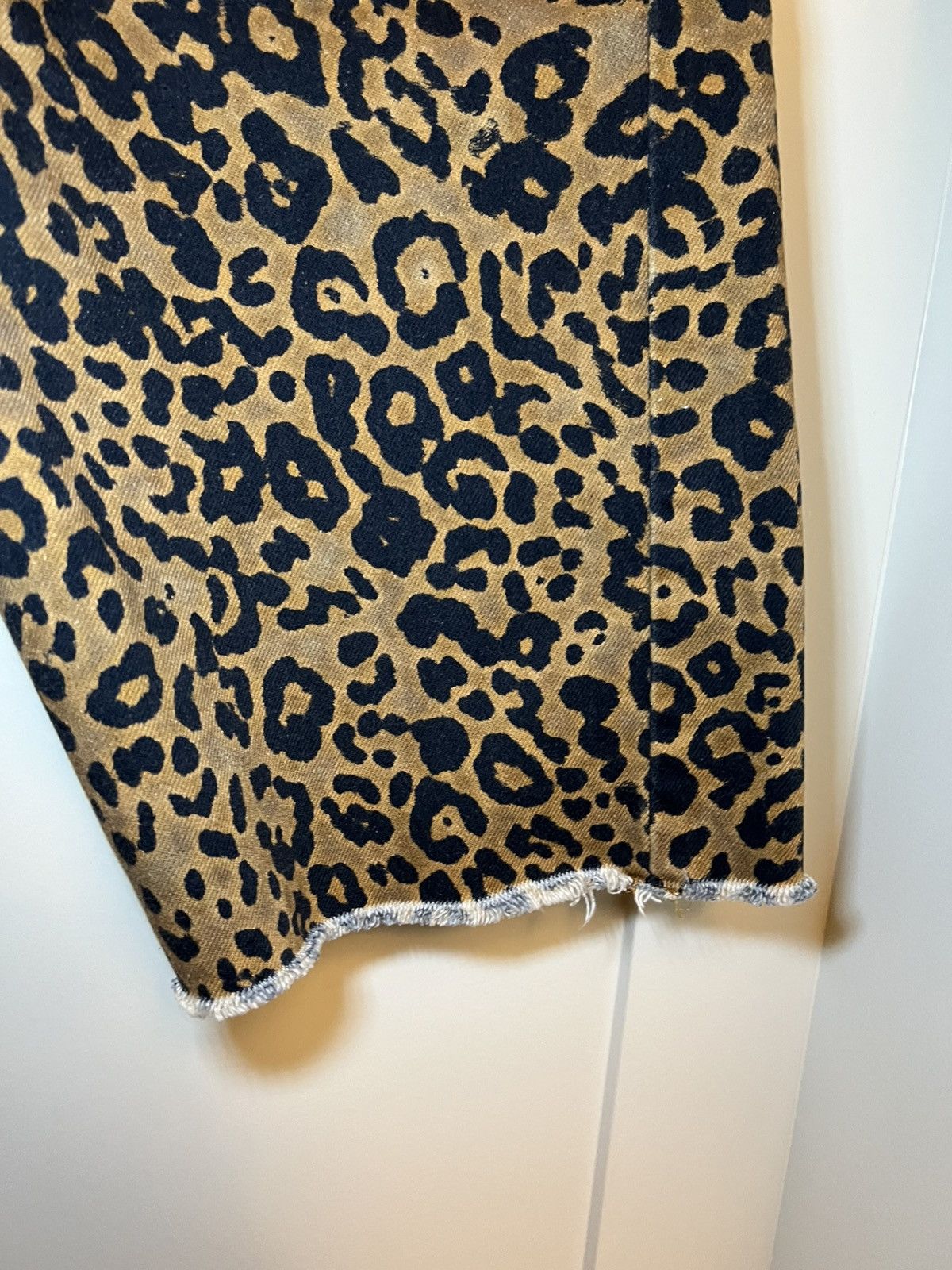 Vetements Vetements leopard print slim denim shorts Size US 34 / EU 50 - 10 Thumbnail