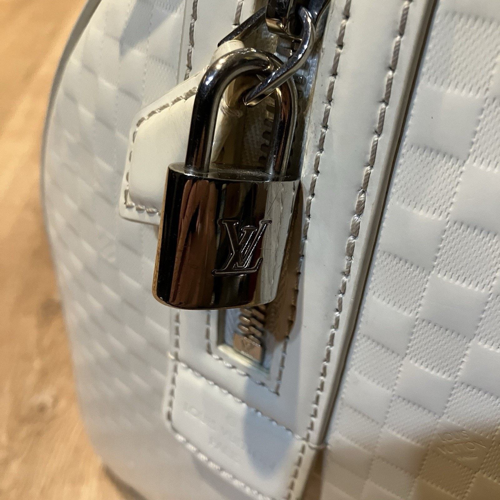 Louis Vuitton Louis Vuitton Damier Facet Speedy Cube White Cream Hand Bag Size ONE SIZE - 8 Thumbnail