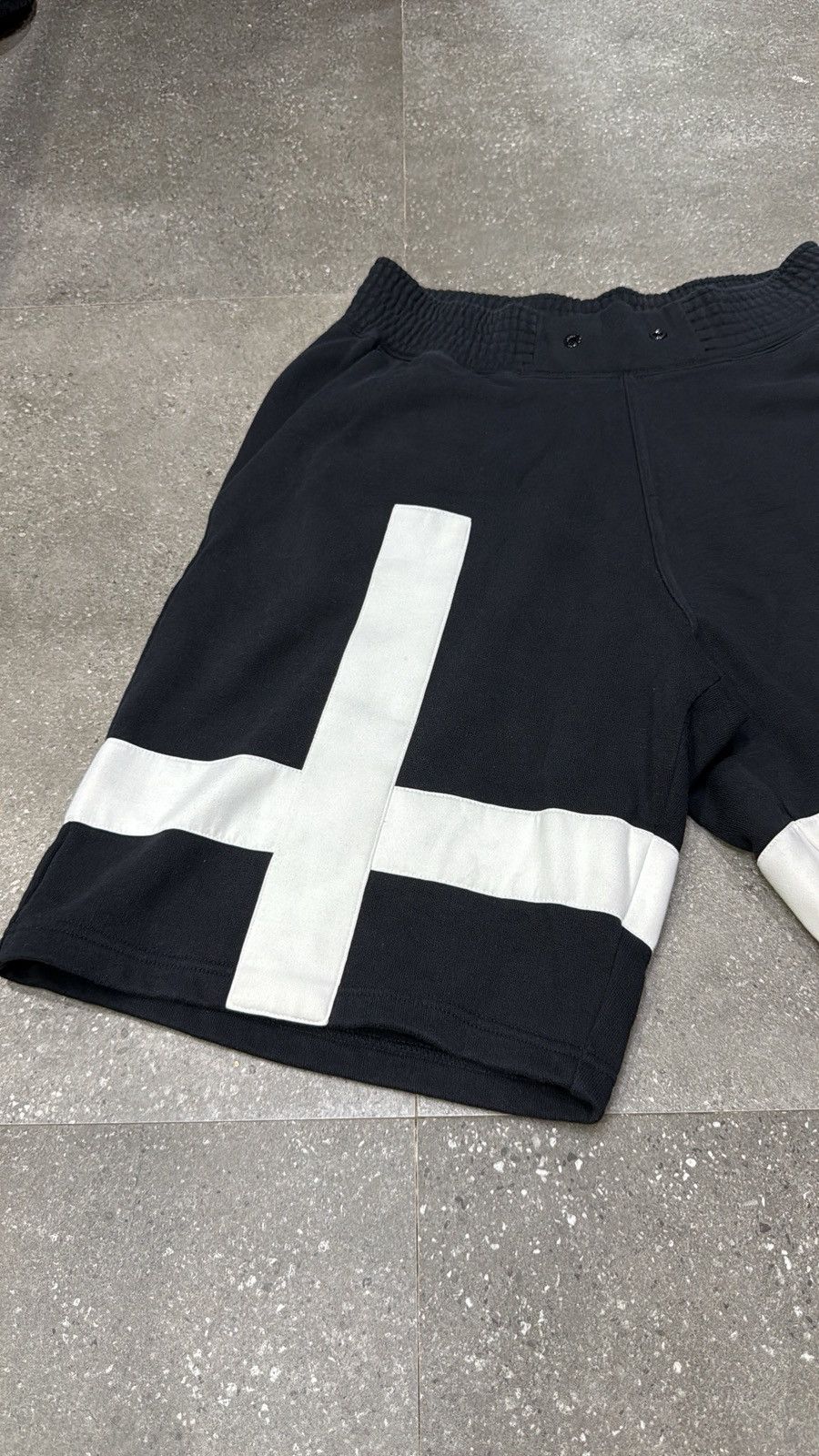 Givenchy Givenchy SS 2016 Riccardo Tisci Double Cross Shorts Size US 32 / EU 48 - 3 Thumbnail