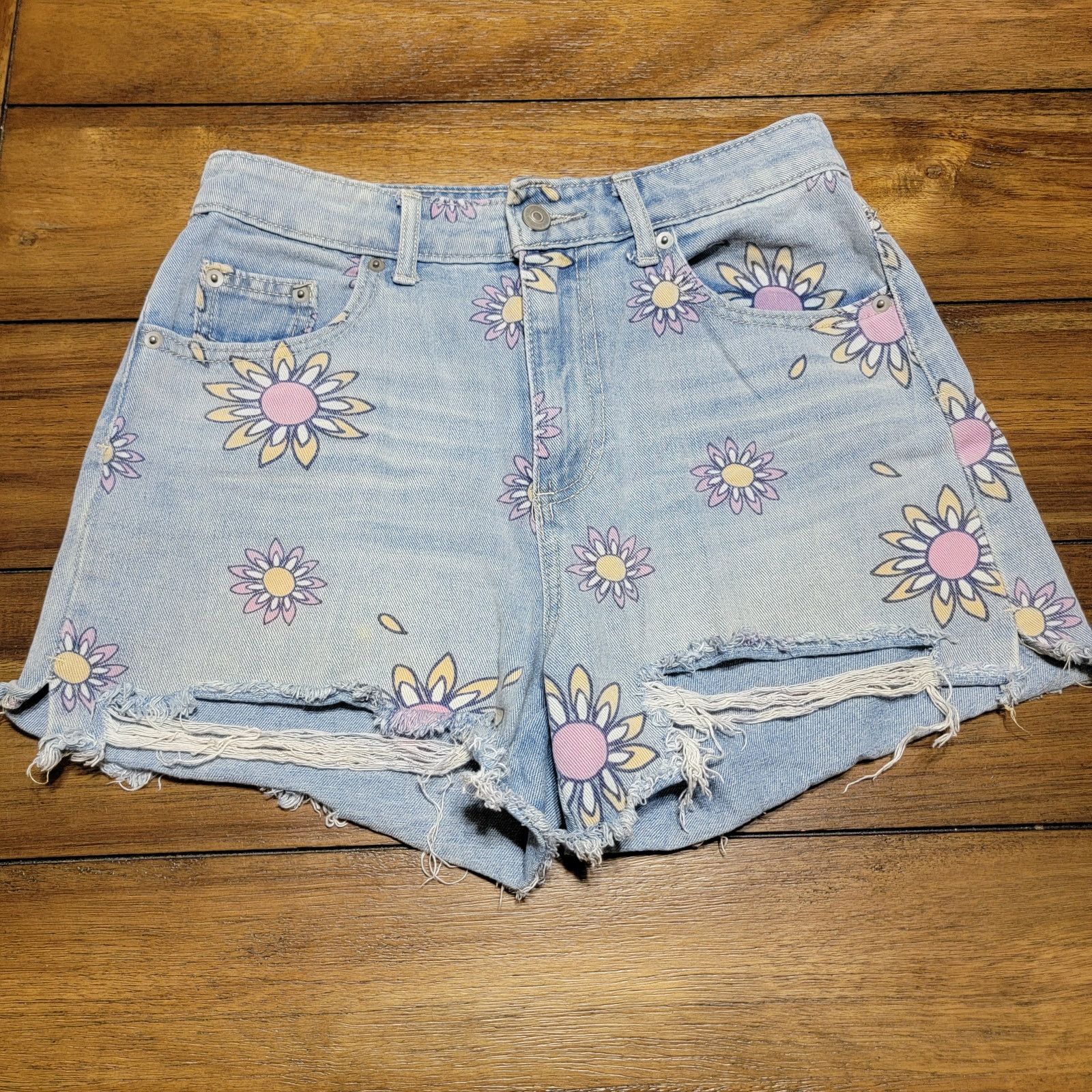 Other No Boundaries Denim Cut Off Shorts w/Flowers - Size Junior 5 Size 28" / US 6 / IT 42 - 1 Thumbnail