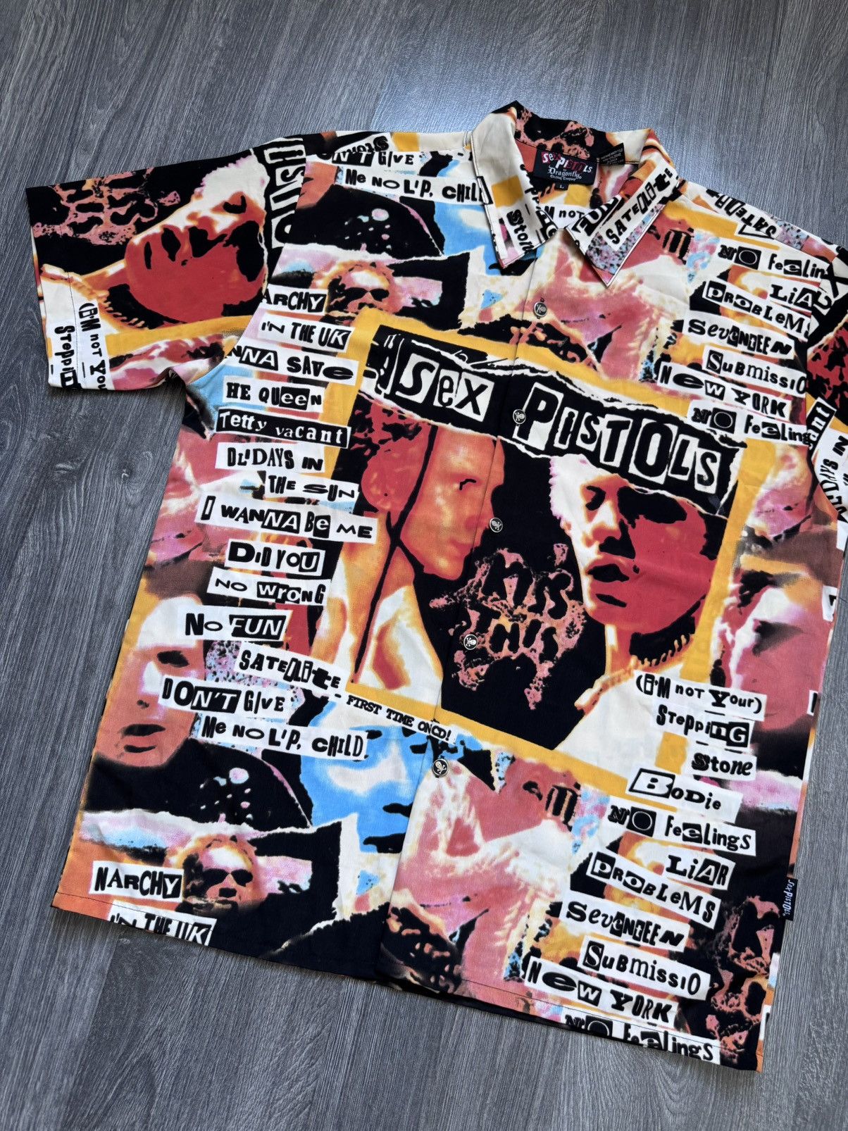 Band Tees 90s Vintage Dragonfly Sex Pistols Band tee Size US L / EU 52-54 / 3 - 2 Thumbnail