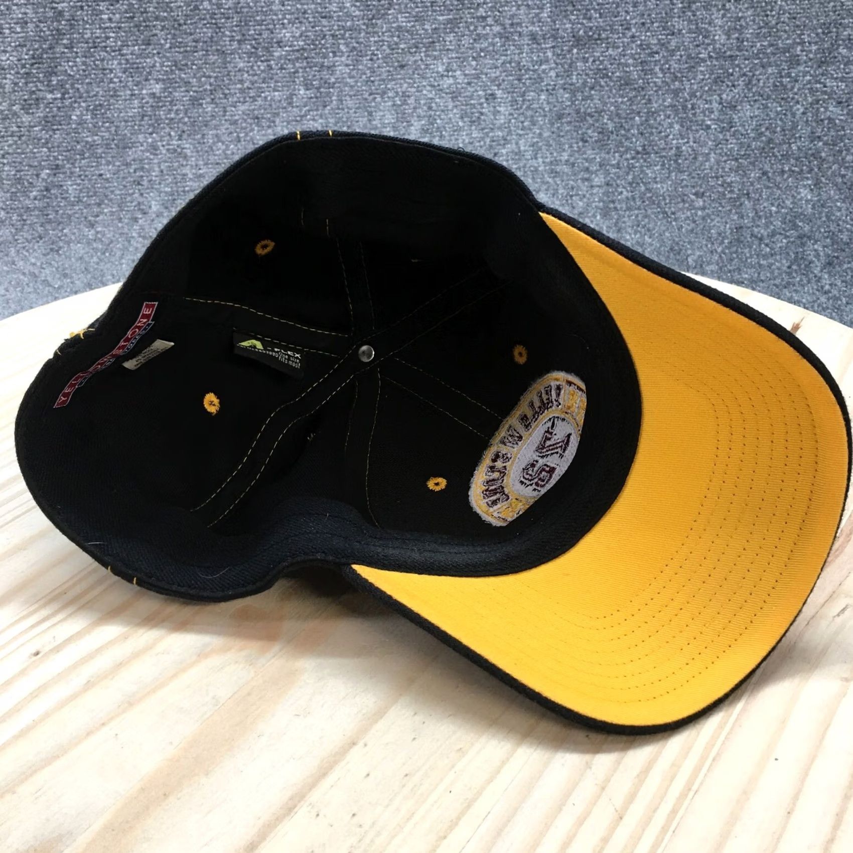 Vintage Yellowstone Mens OS Black Embroidered Logo Fitted Baseball Cap Cap Sun OS Black Embroidered Logo Mens Baseball Cap Size US M / EU 48-50 / 2 - 7 Thumbnail