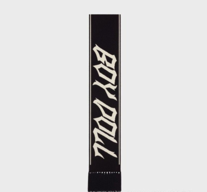 Celine o1bcso1str0225 2AUN7968P Size: OS / Scarf in Black & White Size ONE SIZE - 1 Thumbnail