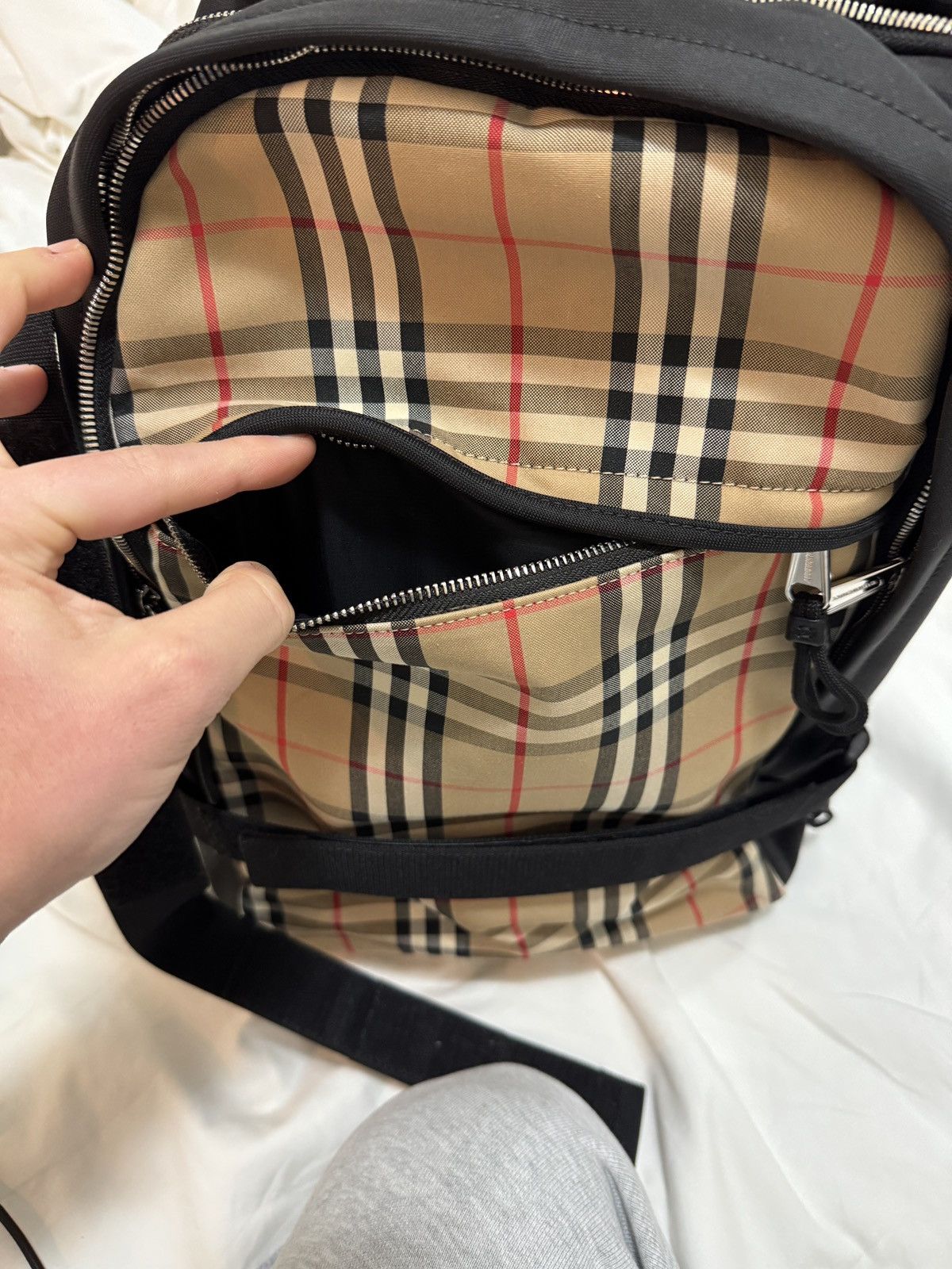 Burberry Large Utility Cooper Backpack Check Beige 8023640 Size ONE SIZE - 14 Thumbnail