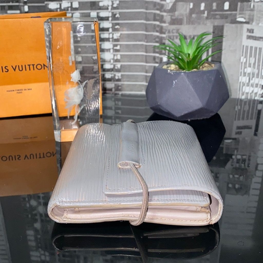 Louis Vuitton Authentic Louis Vuitton Epi Wallet Size ONE SIZE - 11 Thumbnail