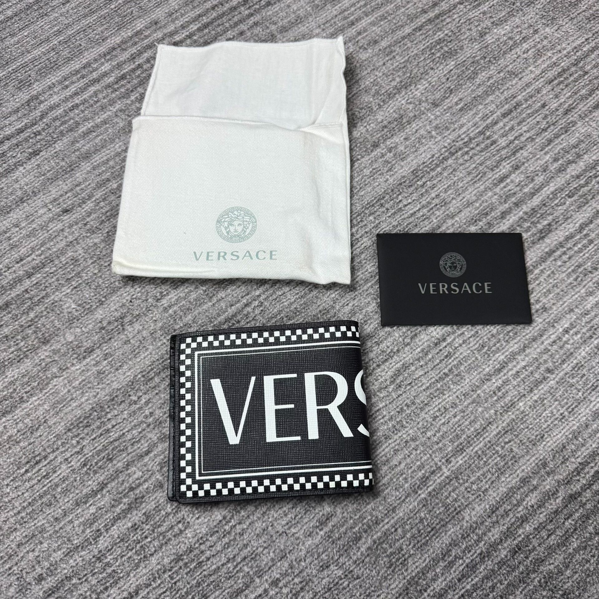 Versace Versace Black Fold Wallet with Print Size ONE SIZE - 1 Thumbnail