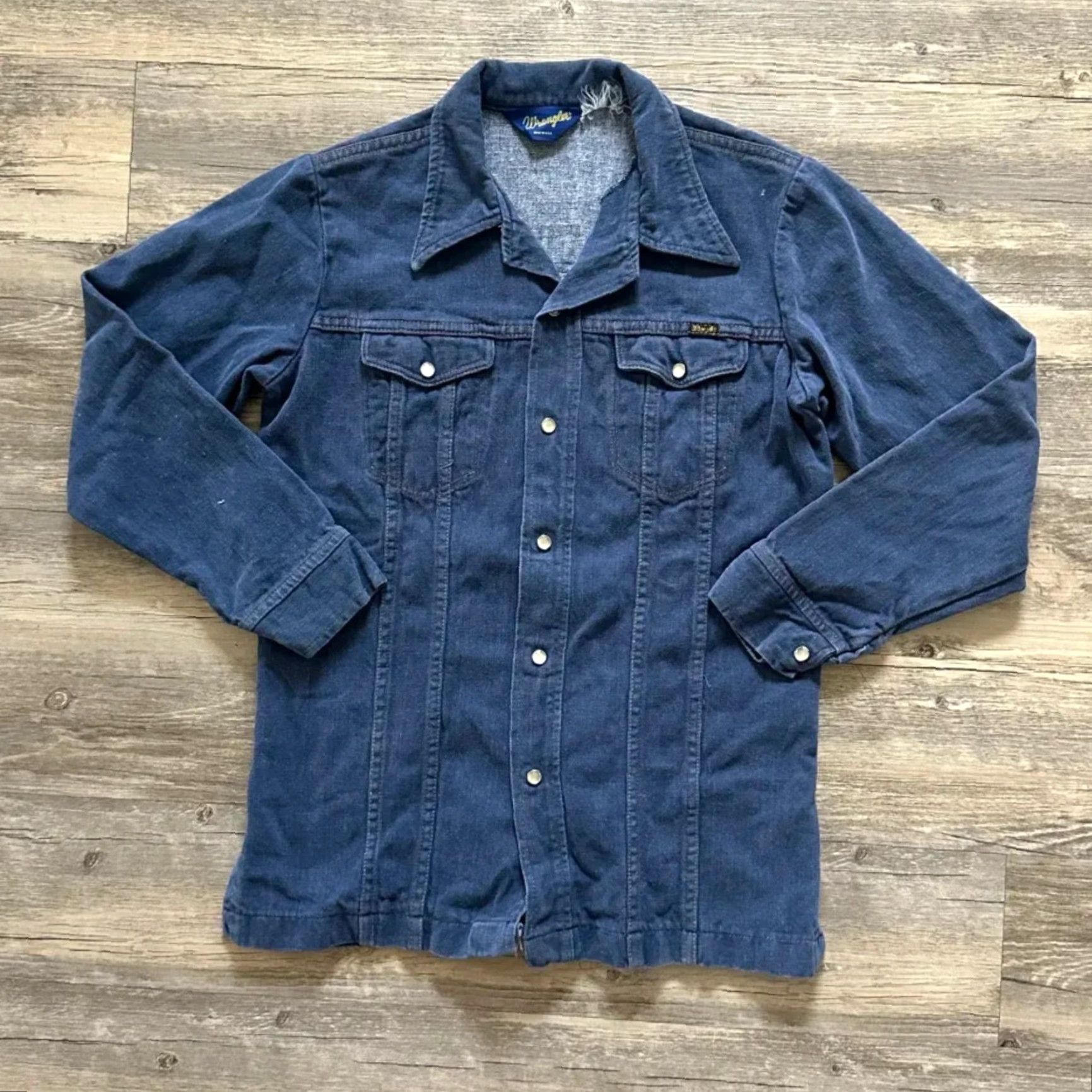 Wrangler VINTAGE Wrangler Pearl Snap Suede Shacket Small S Long Sleeve Men Blue Shacket Pearl Snap Suede Wrangler Shacket Small Men Blue Vintage 70s Size US S / EU 44-46 / 1 - 2 Thumbnail
