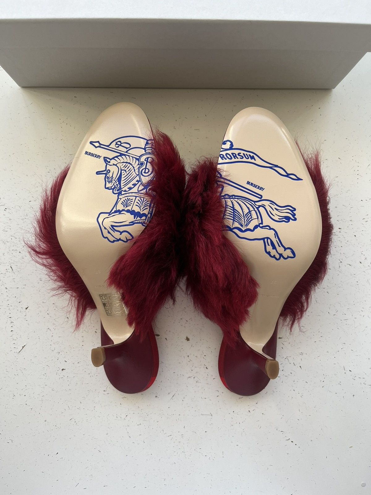 Burberry NWT Eu Size 37 Uk Size 4 Burberry Faux Fur RedHeels Slippers Size US 7 / IT 37 - 4 Thumbnail