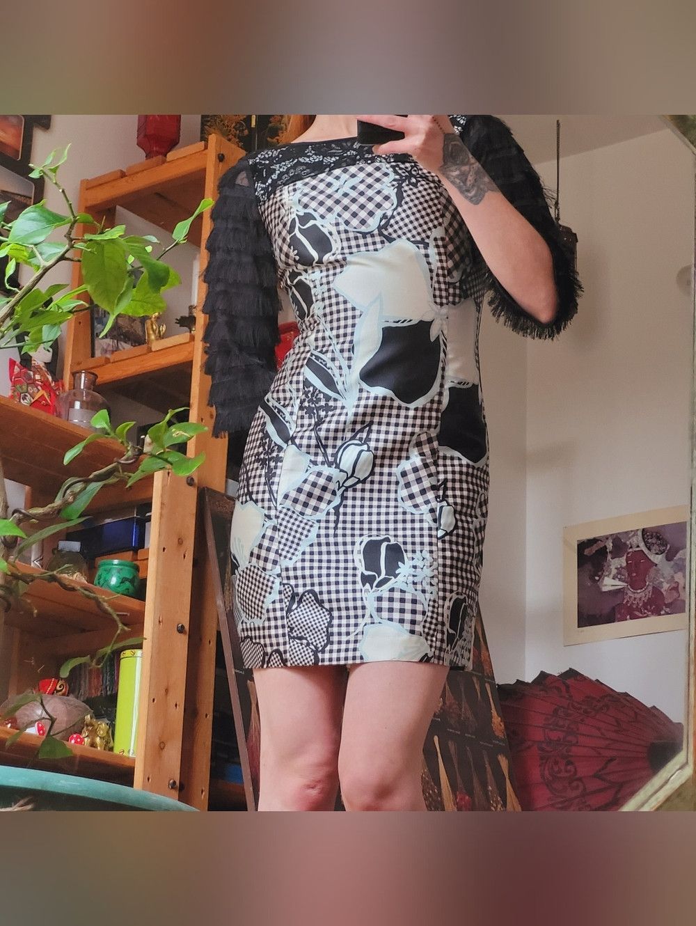Other Save The Queen Black White Fringe Half Sleeve Lace Dress Xs Size XS / US 0-2 / IT 36-38 - 1 Thumbnail