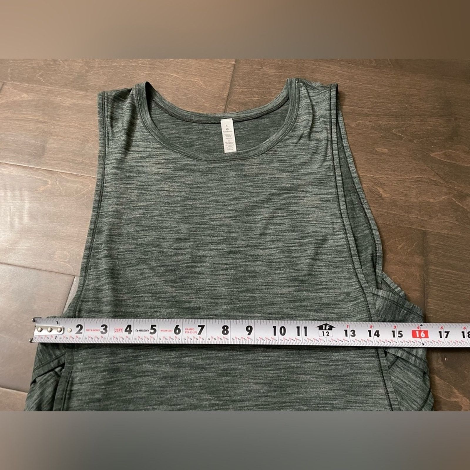 Lululemon Lululemon Var-City Muscle Tank in heathered green - size 6 Size M / US 6-8 / IT 42-44 - 8 Thumbnail