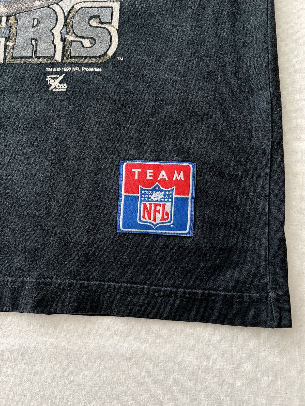 Vintage Vintage 1997 Los Angeles Raiders LA Oakland NFL T-shirt Size US XL / EU 56 / 4 - 8 Thumbnail