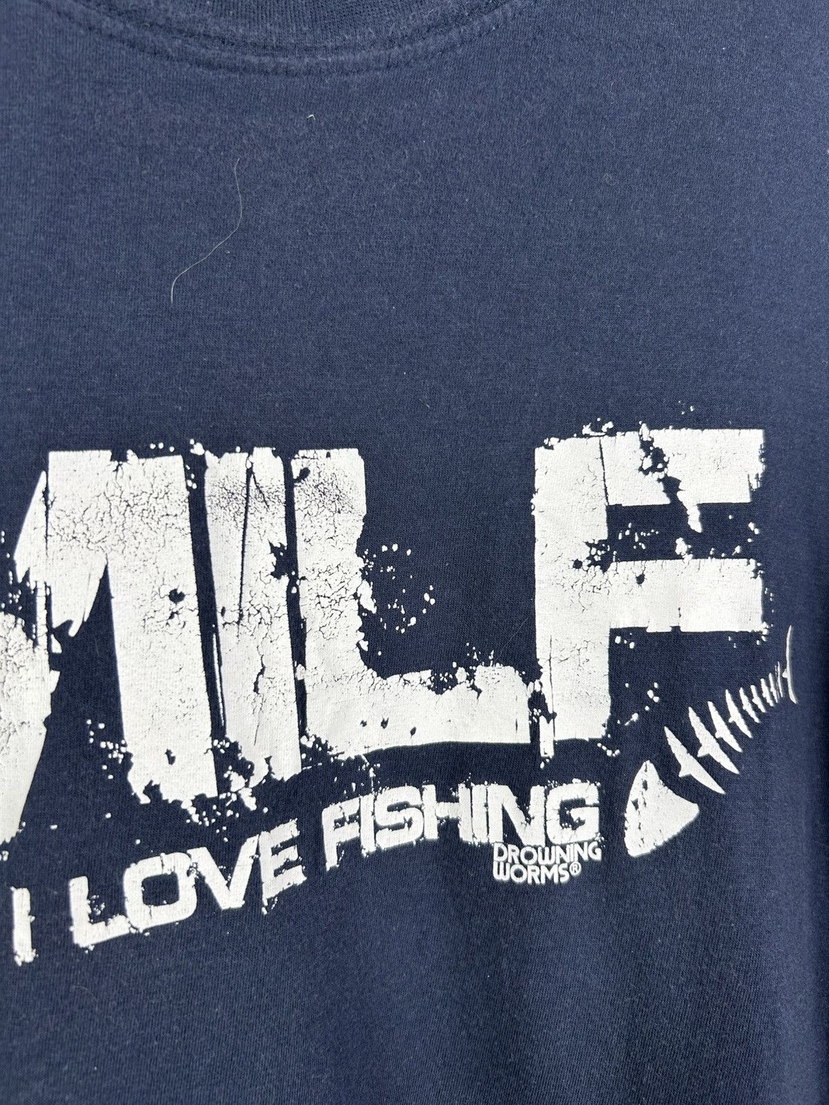Vintage Vintage MILF Man i Love Fishing Humor T-Shirt Size XL Size US XL / EU 56 / 4 - 6 Thumbnail