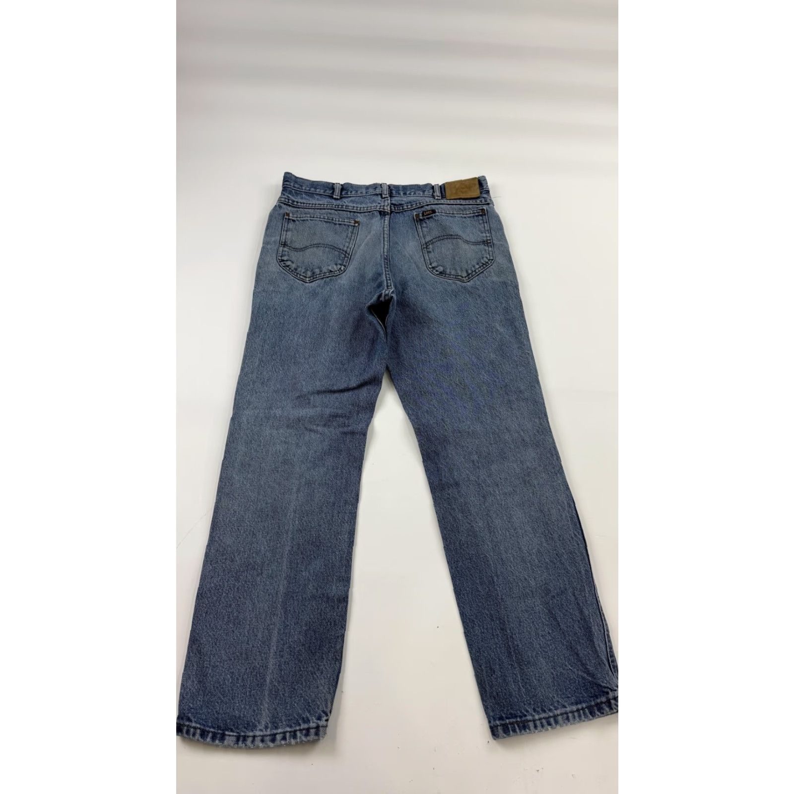 Lee Vintage Lee Jeans Mens 33x30 Blue Distressed Straight Denim 5 Pocket Made in USA Jeans Men 33 30 Blue Distressed Straight Denim 5 Pocket Made in USA Size US 33 - 6 Thumbnail