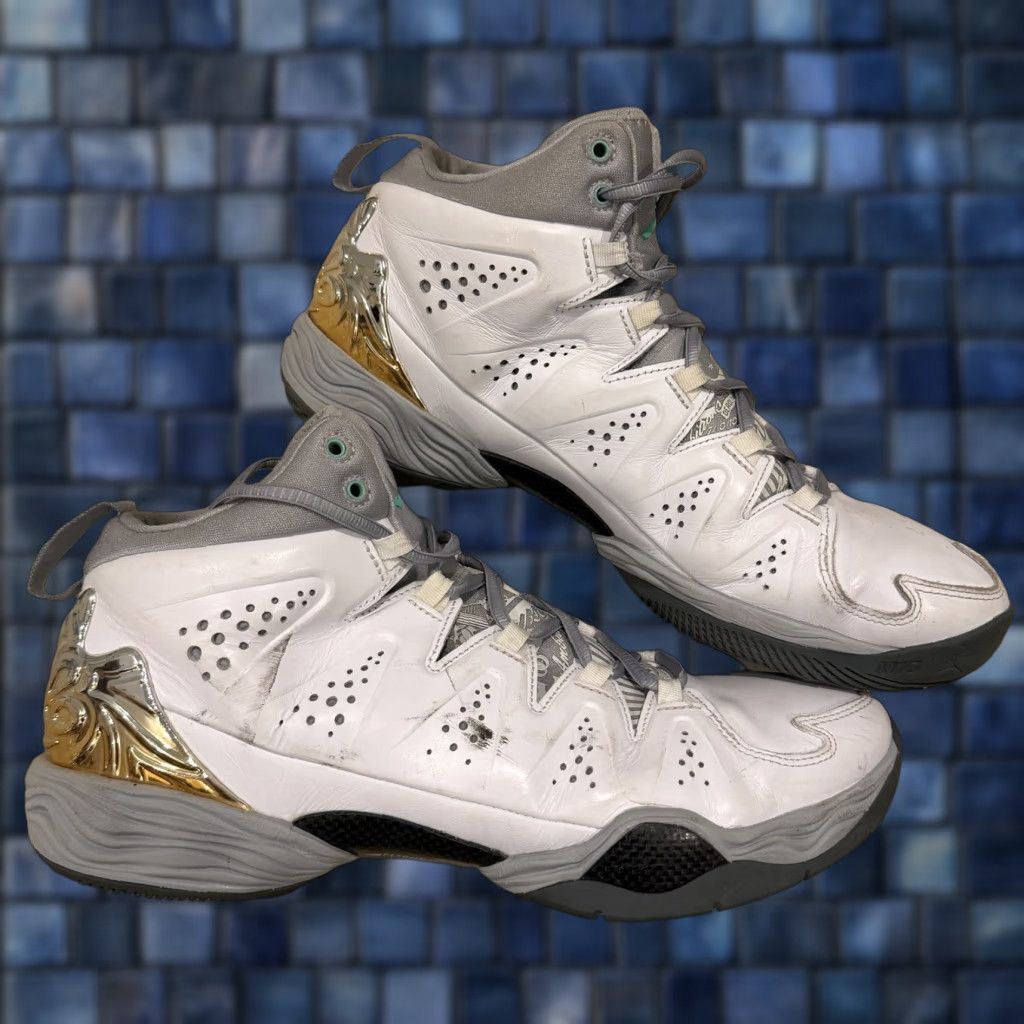 Jordan Brand Air Jordan Melo M10 White Wolf Grey Green Glow Size 10.5 Sneakers 629876-105 Mens Basketball Shoes Size US 10 / EU 43 - 1 Thumbnail