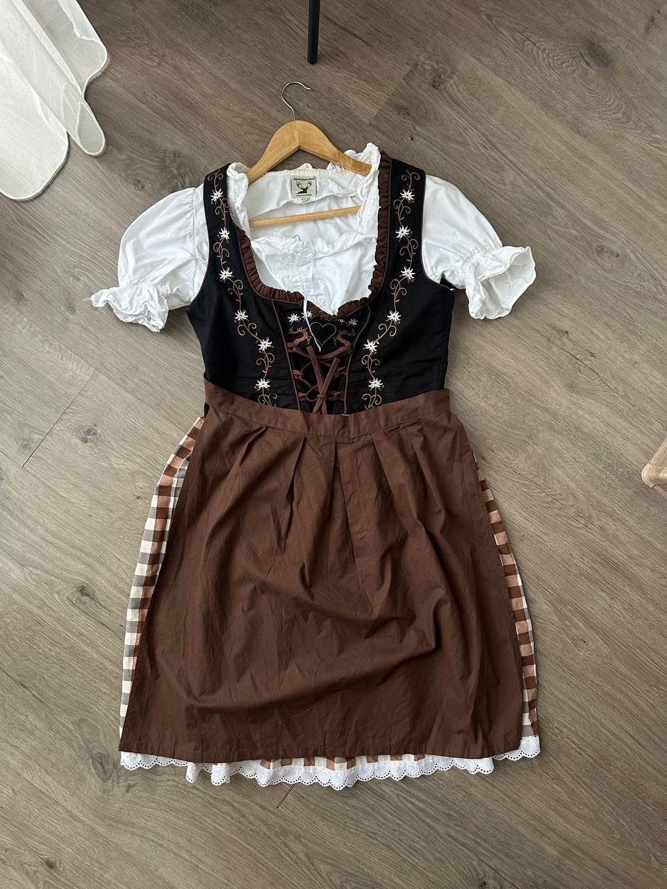 Japanese Brand × Vintage Vintage Alpenmarchen Dirndl Dress Oktoberfesttracht Bavarian Size M / US 6-8 / IT 42-44 - 1 Thumbnail