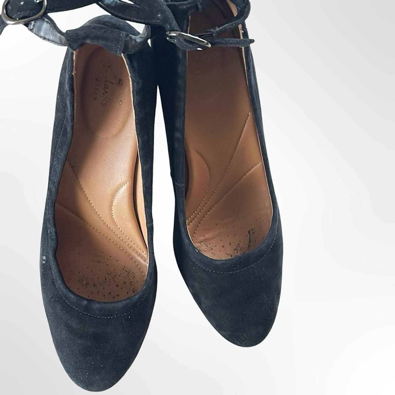Clarks Clarks Black Suede Ankle-Strap Block Heels in 8.5 Size US 8.5 / IT 38.5 - 5 Thumbnail