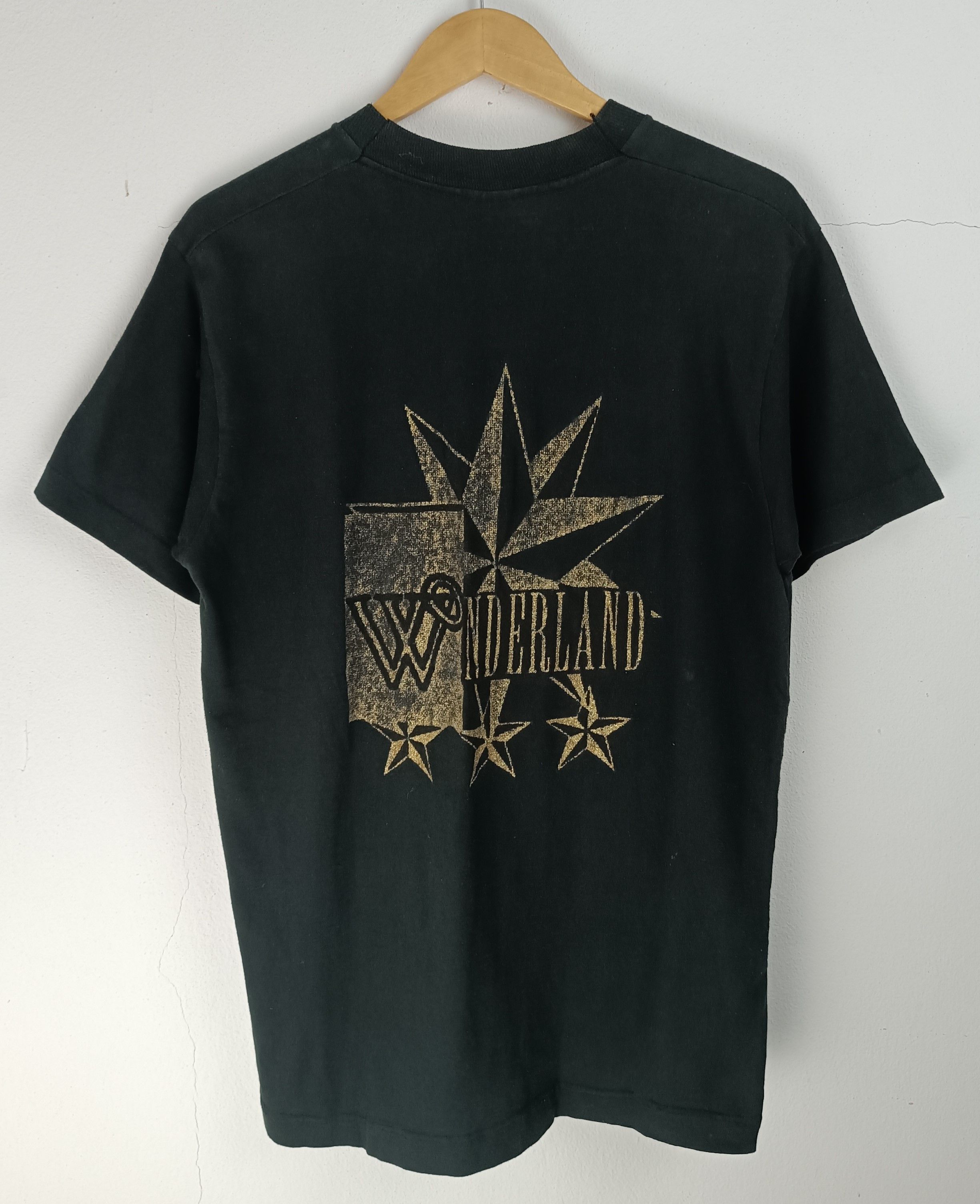 Vintage VINTAGE 90'S SIOUXSIE & THE BANSHEES 'WONDERLAND' RARE TEE Size US L / EU 52-54 / 3 - 4 Thumbnail